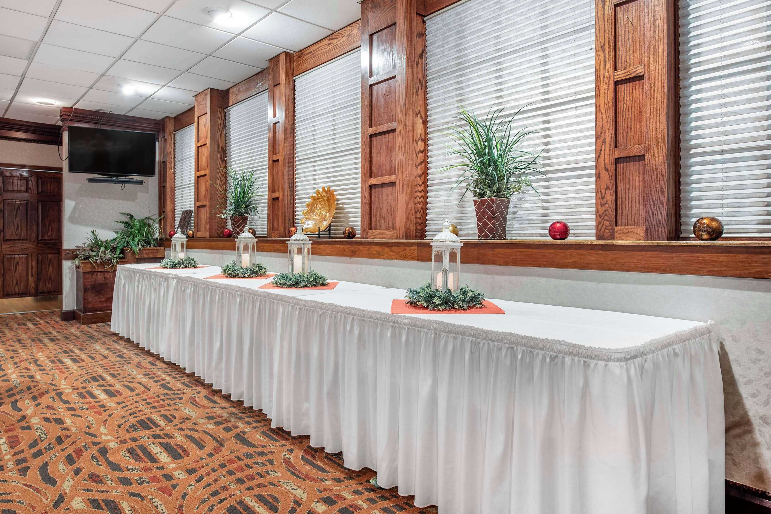 Gift card for Best Western Plus Bridgeport Inn Gift card for Best Western Plus Bridgeport Inn