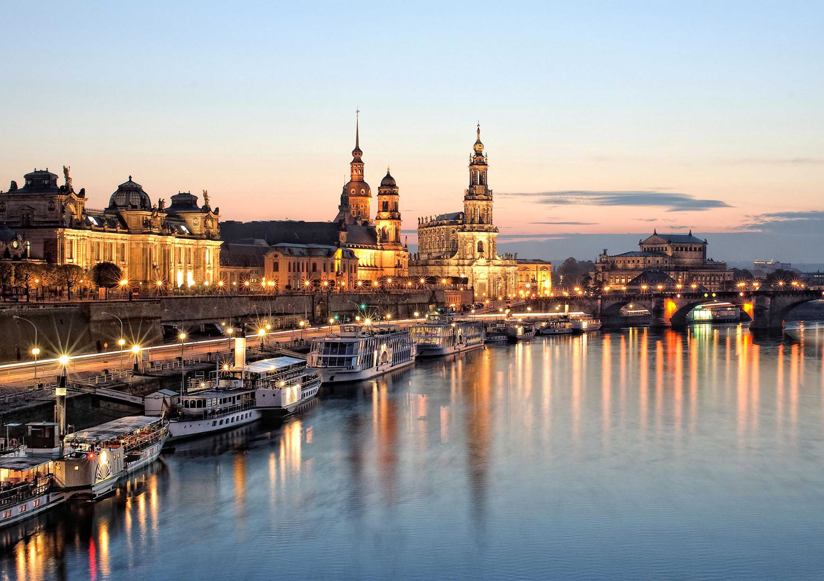 Gift card for Holiday Inn Dresden - Am Zwinger by Ihg Gift card for Holiday Inn Dresden - Am Zwinger by Ihg