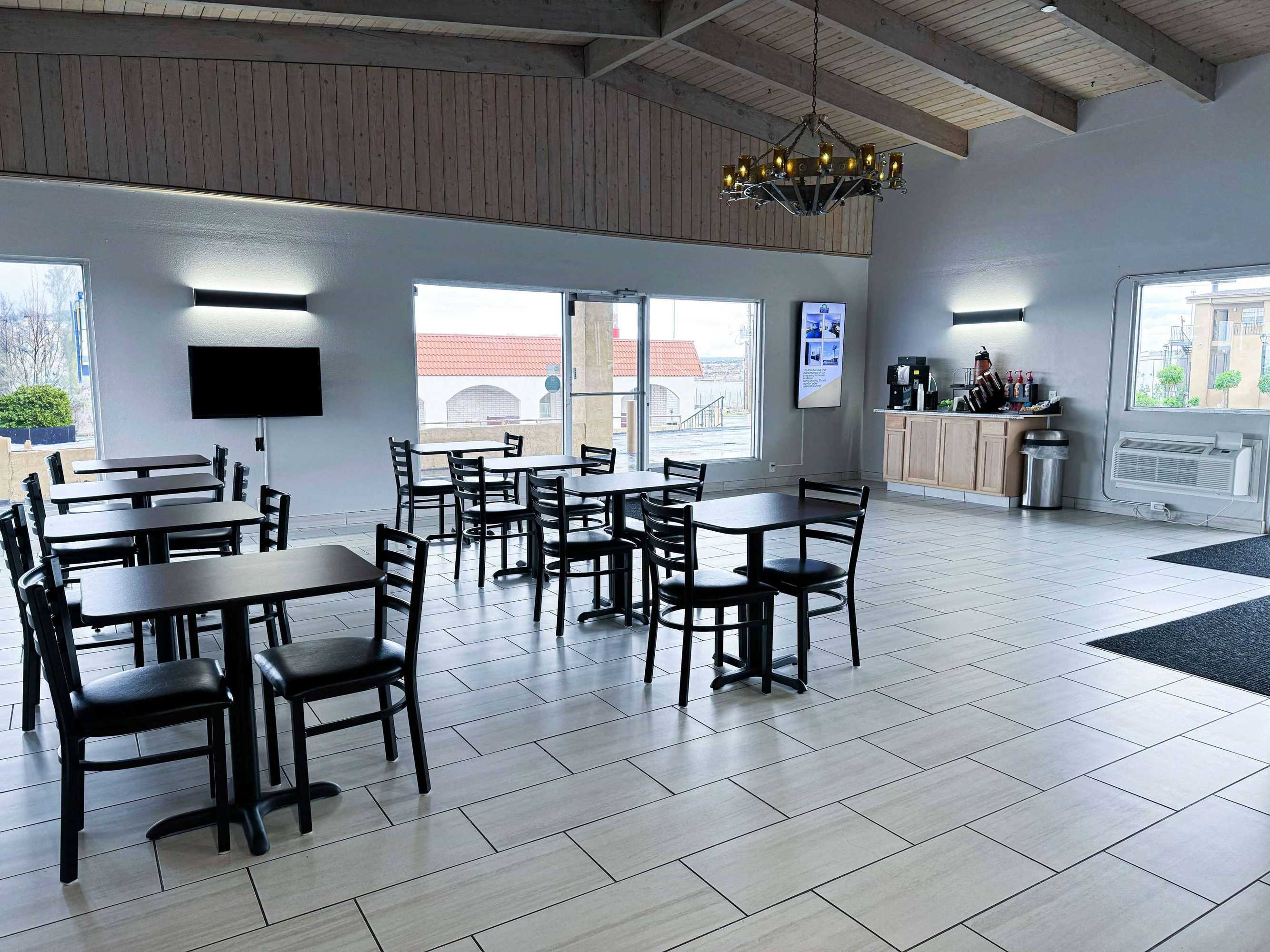 Gift card for Days Inn & Suites by Wyndham Santa Rosa Gift card for Days Inn & Suites by Wyndham Santa Rosa