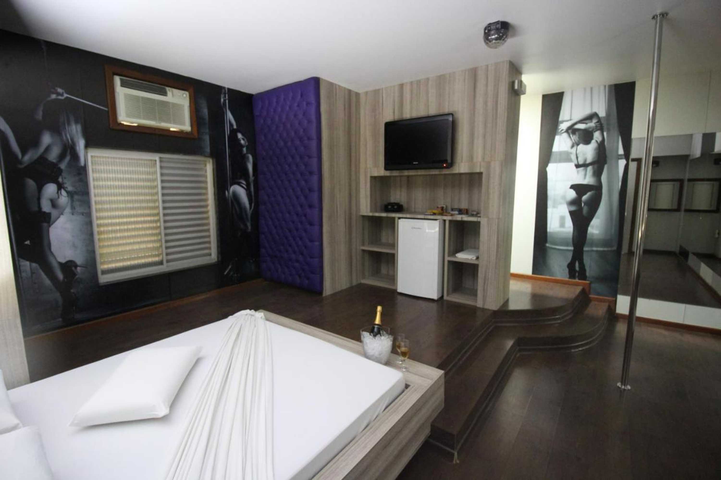 Gift card for Snob Motel (adult Only)