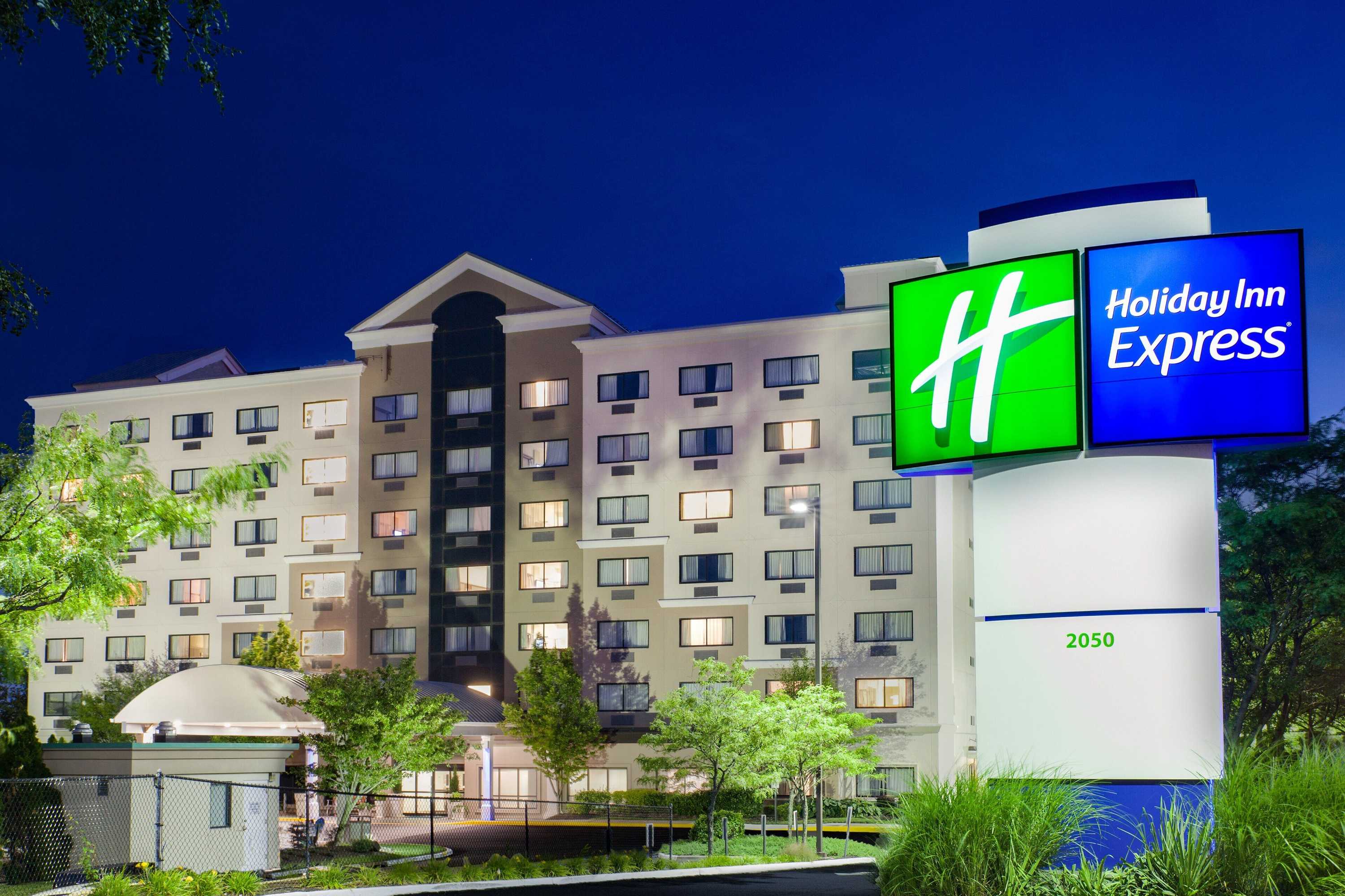 Gift card for Holiday Inn Express Hauppauge by Ihg Gift card for Holiday Inn Express Hauppauge by Ihg