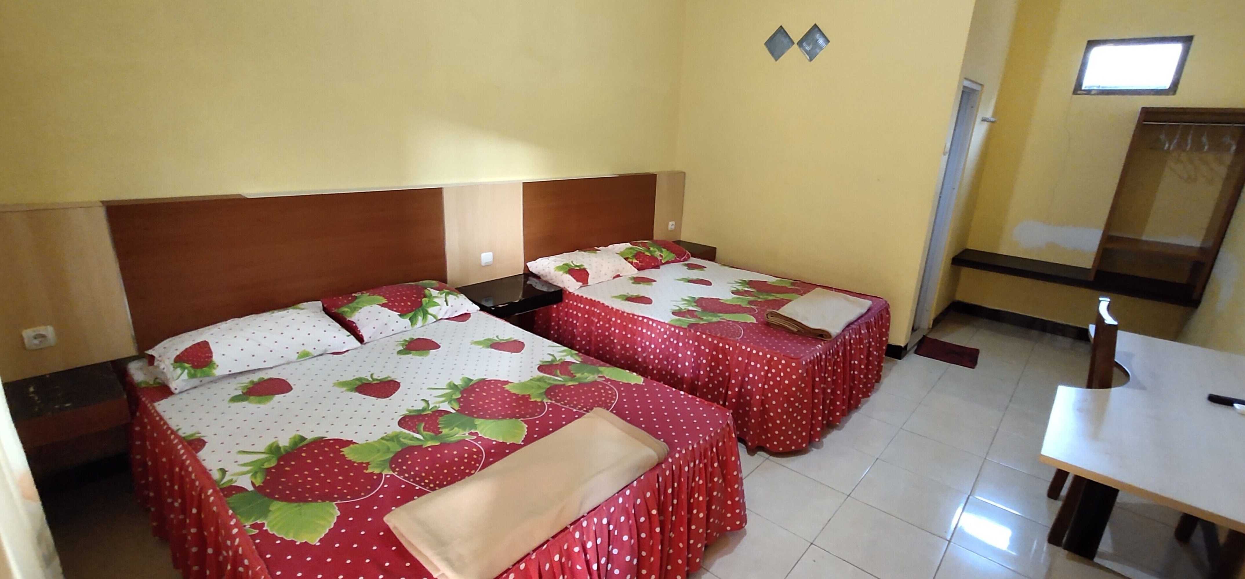Gift card for Oyo 898 Joglo Family Hotel & Homestay Gift card for Oyo 898 Joglo Family Hotel & Homestay