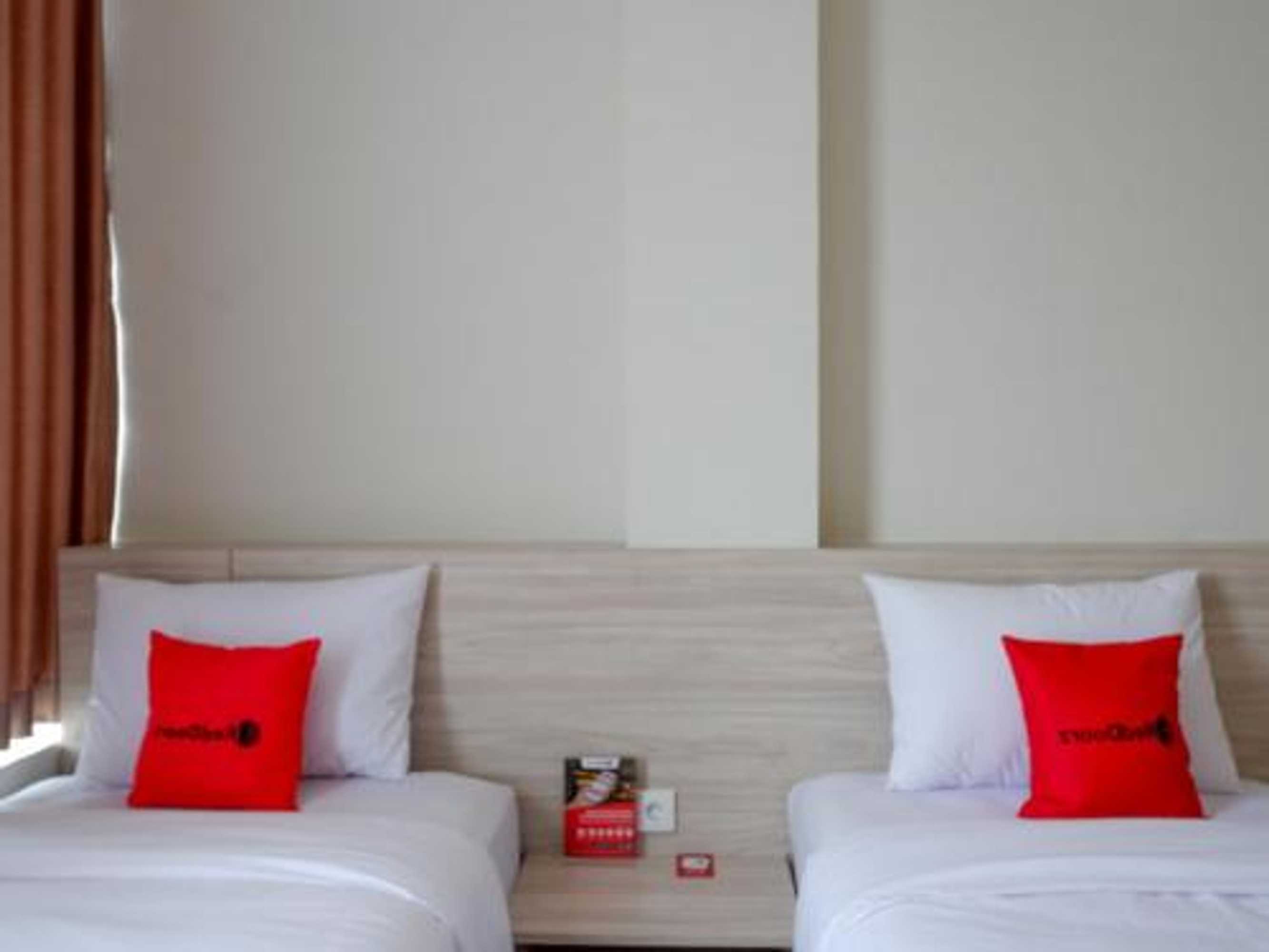 Gift card for Reddoorz Near Exit Tol Banyumanik 2 Gift card for Reddoorz Near Exit Tol Banyumanik 2