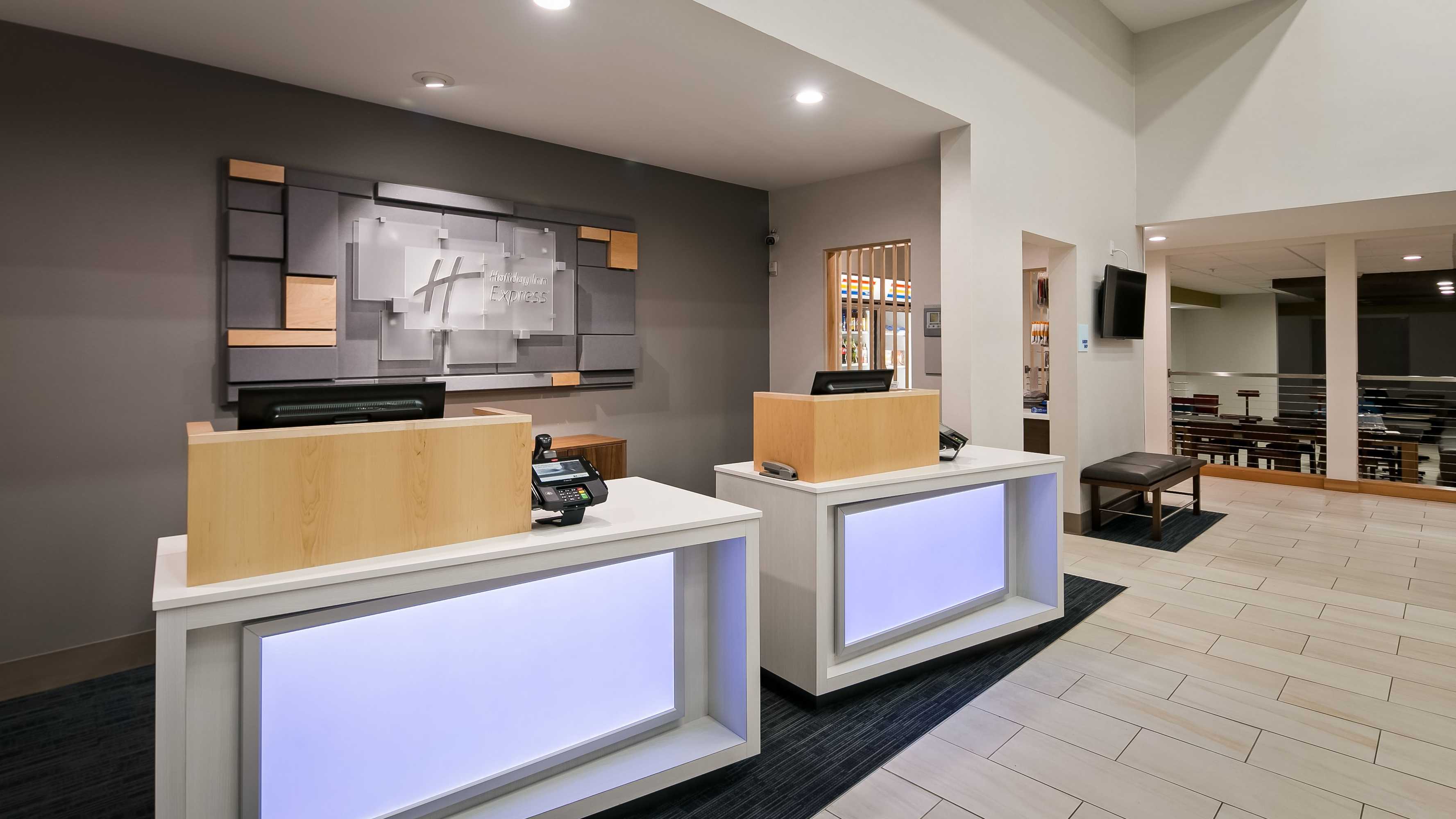 Gift card for Holiday Inn Express & Suites Everett by Ihg Gift card for Holiday Inn Express & Suites Everett by Ihg
