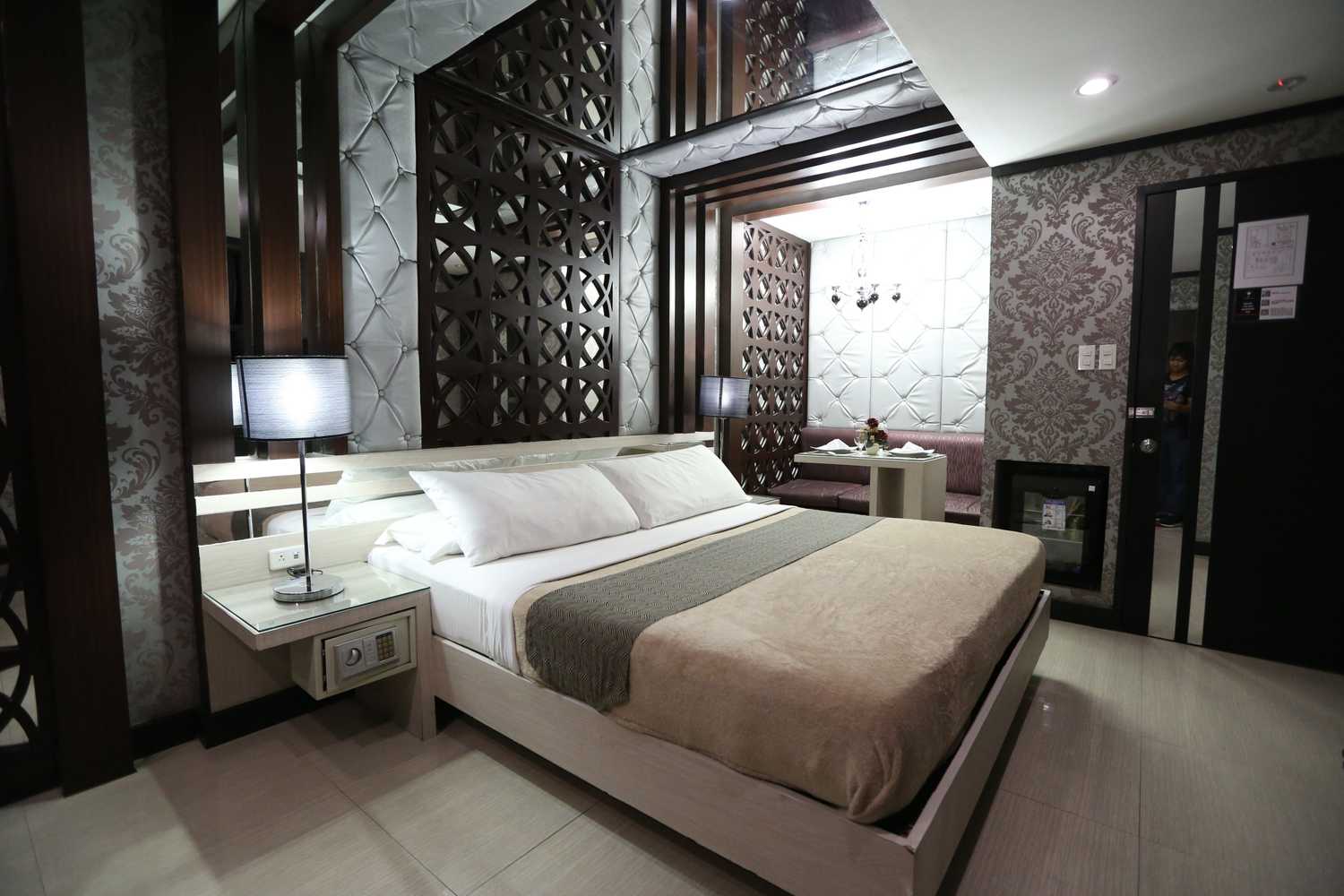 Gift card for Victoria Court Hillcrest - Pasig Gift card for Victoria Court Hillcrest - Pasig
