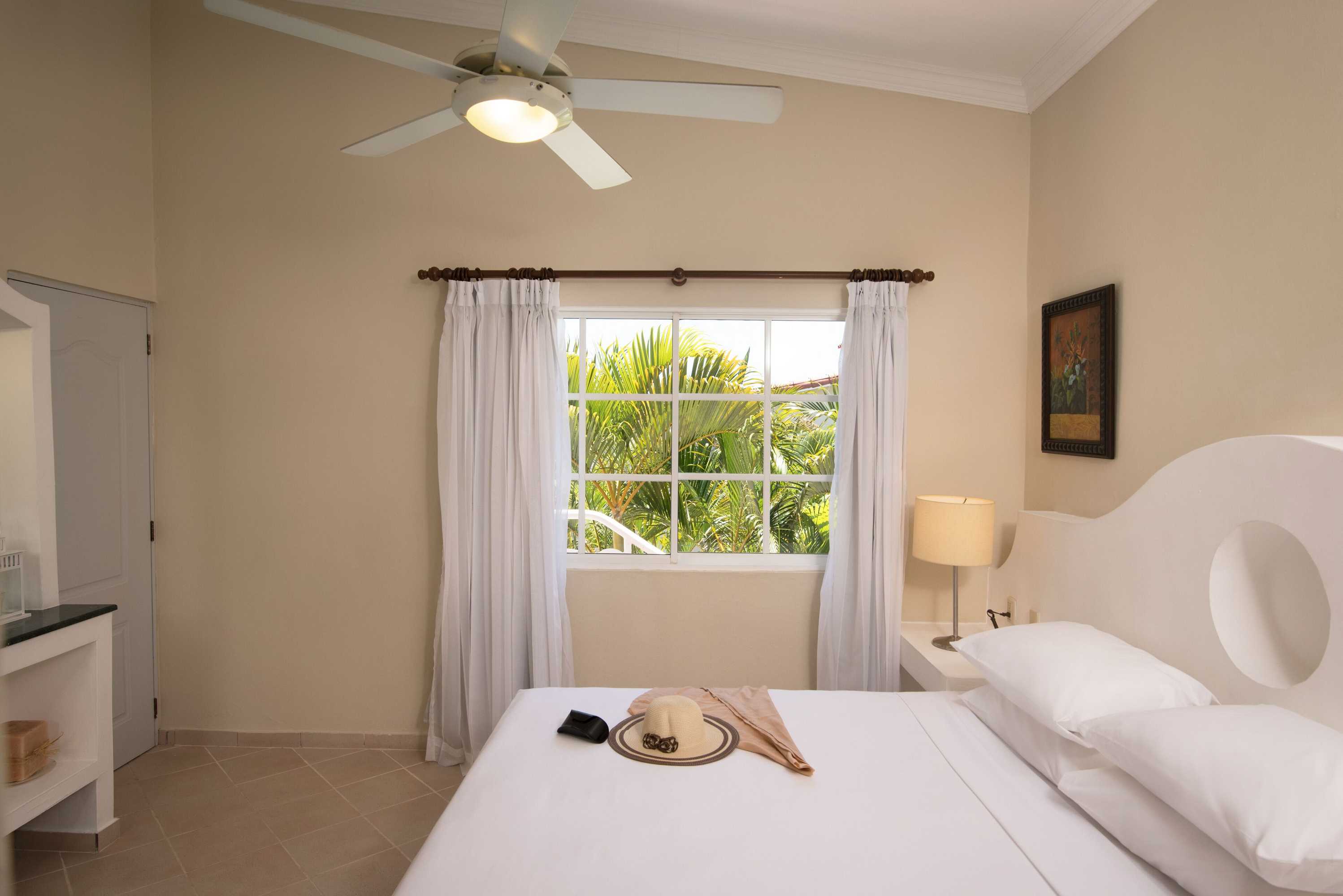 Gift card for Lifestyle Crown Residence Suites - All Inclusive Gift card for Lifestyle Crown Residence Suites - All Inclusive
