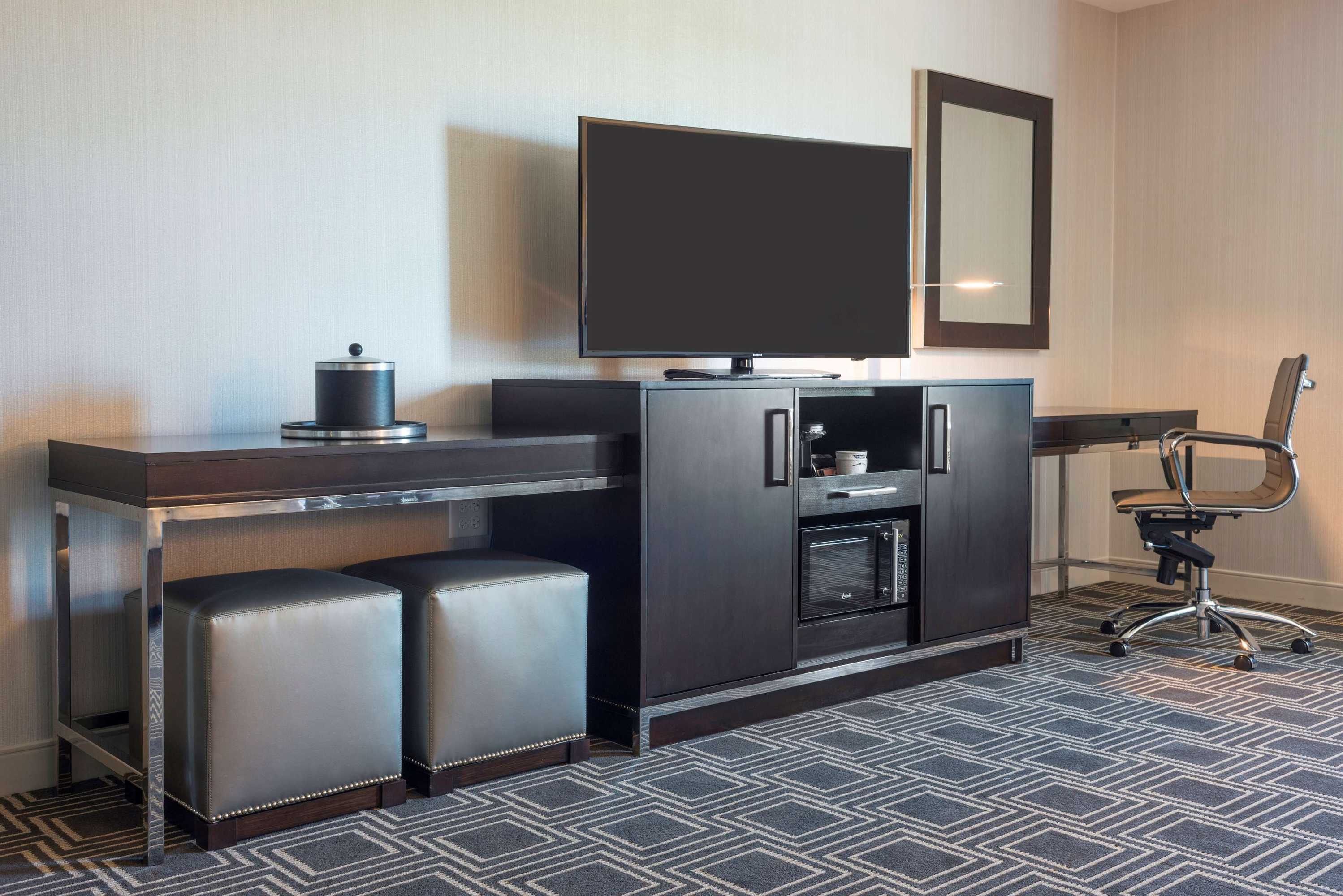 Gift card for Hampton Inn & Suites Bridgewater Gift card for Hampton Inn & Suites Bridgewater