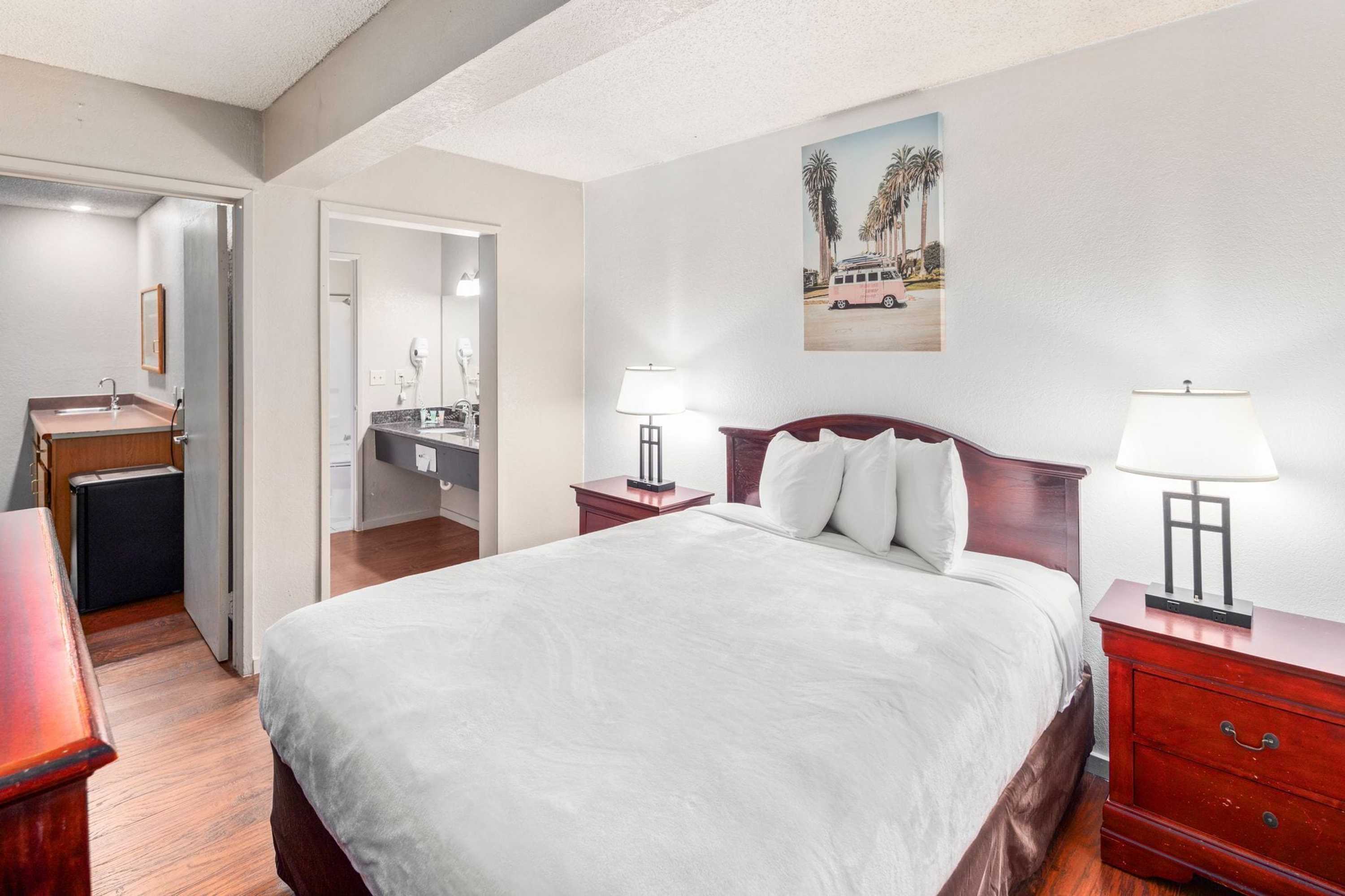 Gift card for Inn at Lake Washington By Oyo I-405 Gift card for Inn at Lake Washington By Oyo I-405