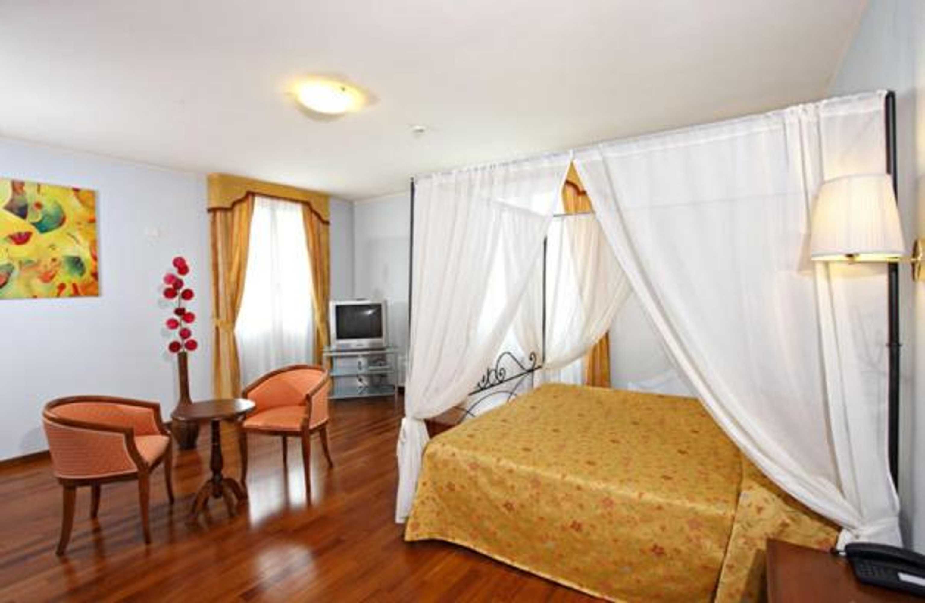 Gift card for Hotel Gabarda Gift card for Hotel Gabarda