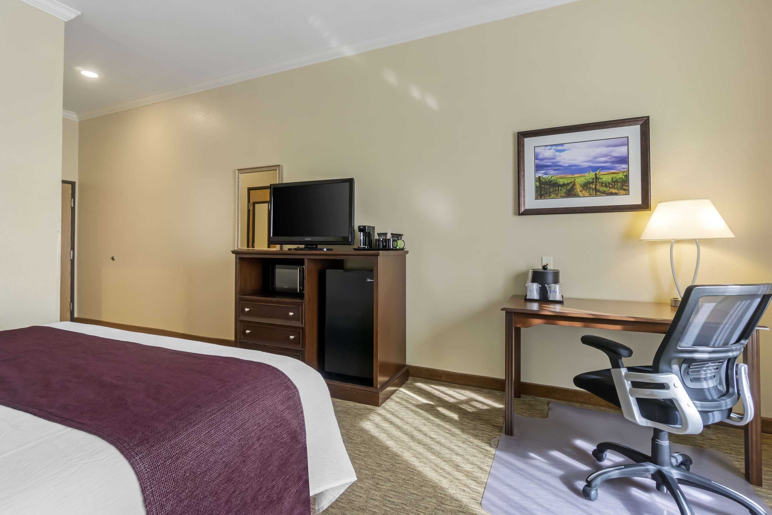 Gift card for Best Western Plus Grapevine Inn Gift card for Best Western Plus Grapevine Inn