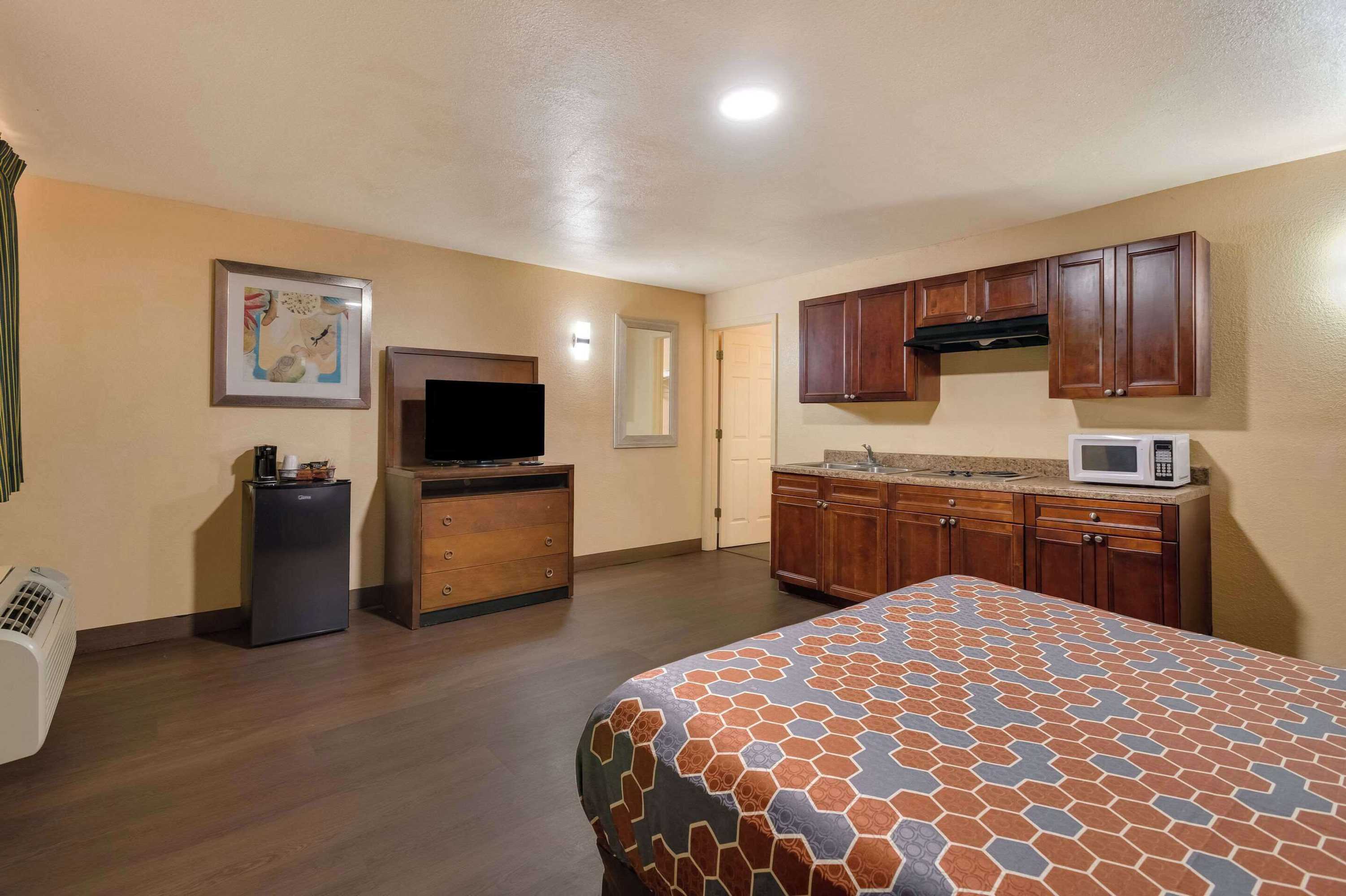 Gift card for Rodeway Inn & Suites East Gift card for Rodeway Inn & Suites East