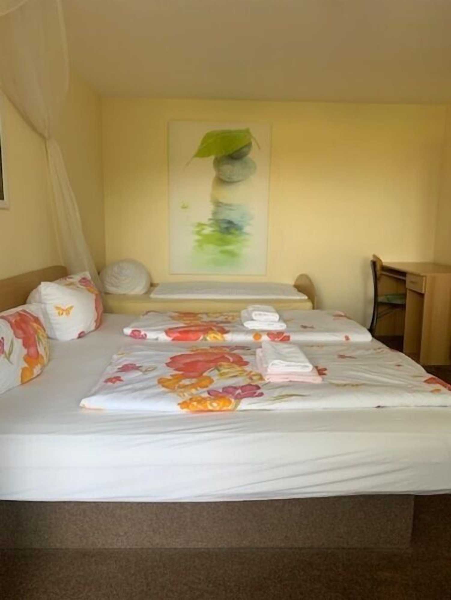 Gift card for Hotel Carolaruh