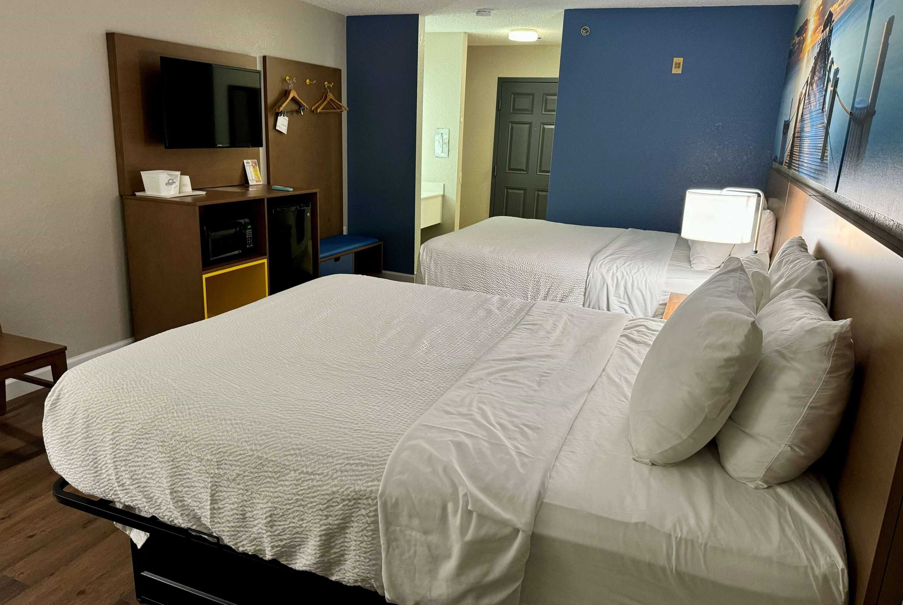 Gift card for Days Inn by Wyndham Sarasota I-75 Gift card for Days Inn by Wyndham Sarasota I-75