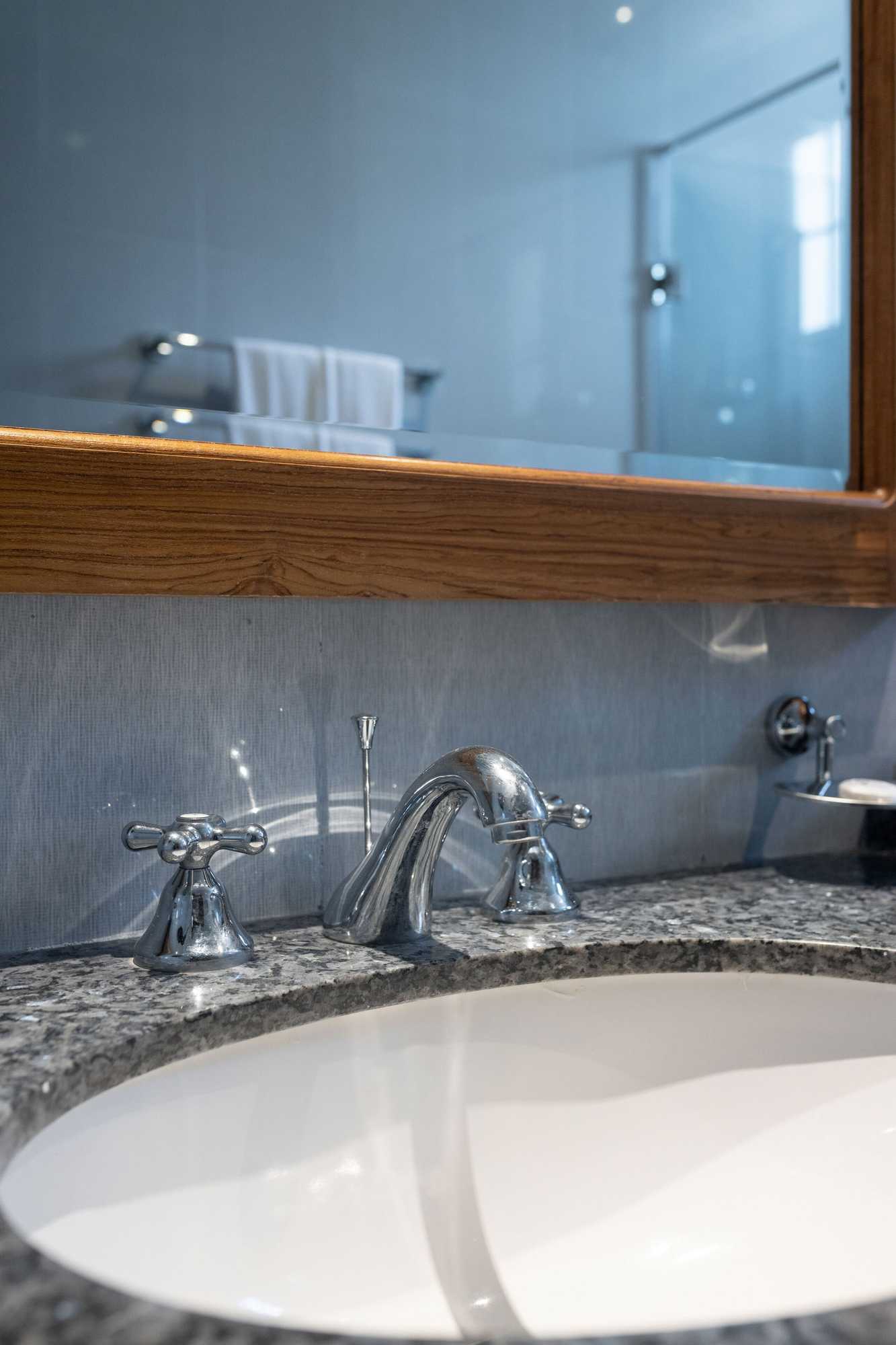 Gift card for Araliya Red - Budget Friendly Hotel- Where You Find Stunning 360 Panoramic View of Nuwara Eliya