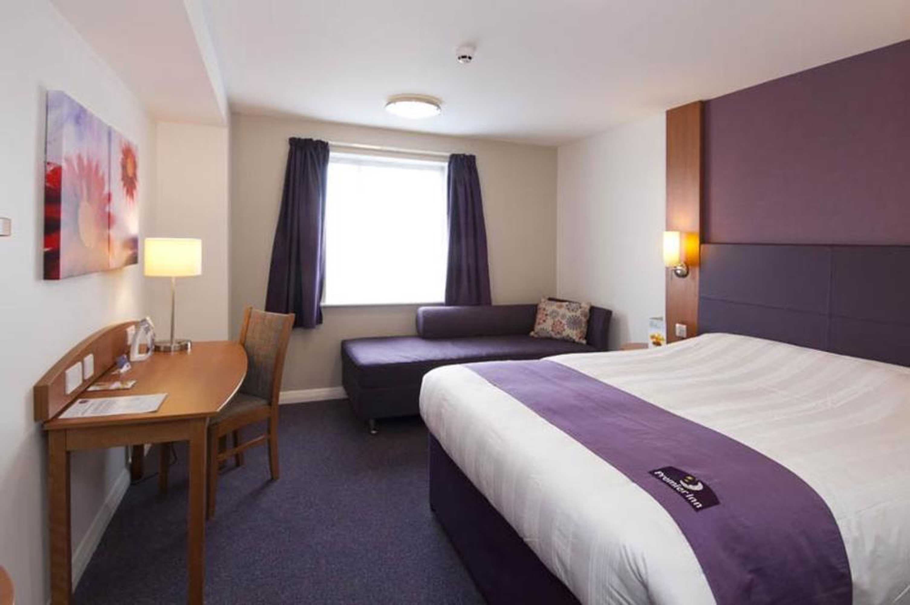 Gift card for Premier Inn Sunbury (kempton Park) Gift card for Premier Inn Sunbury (kempton Park)