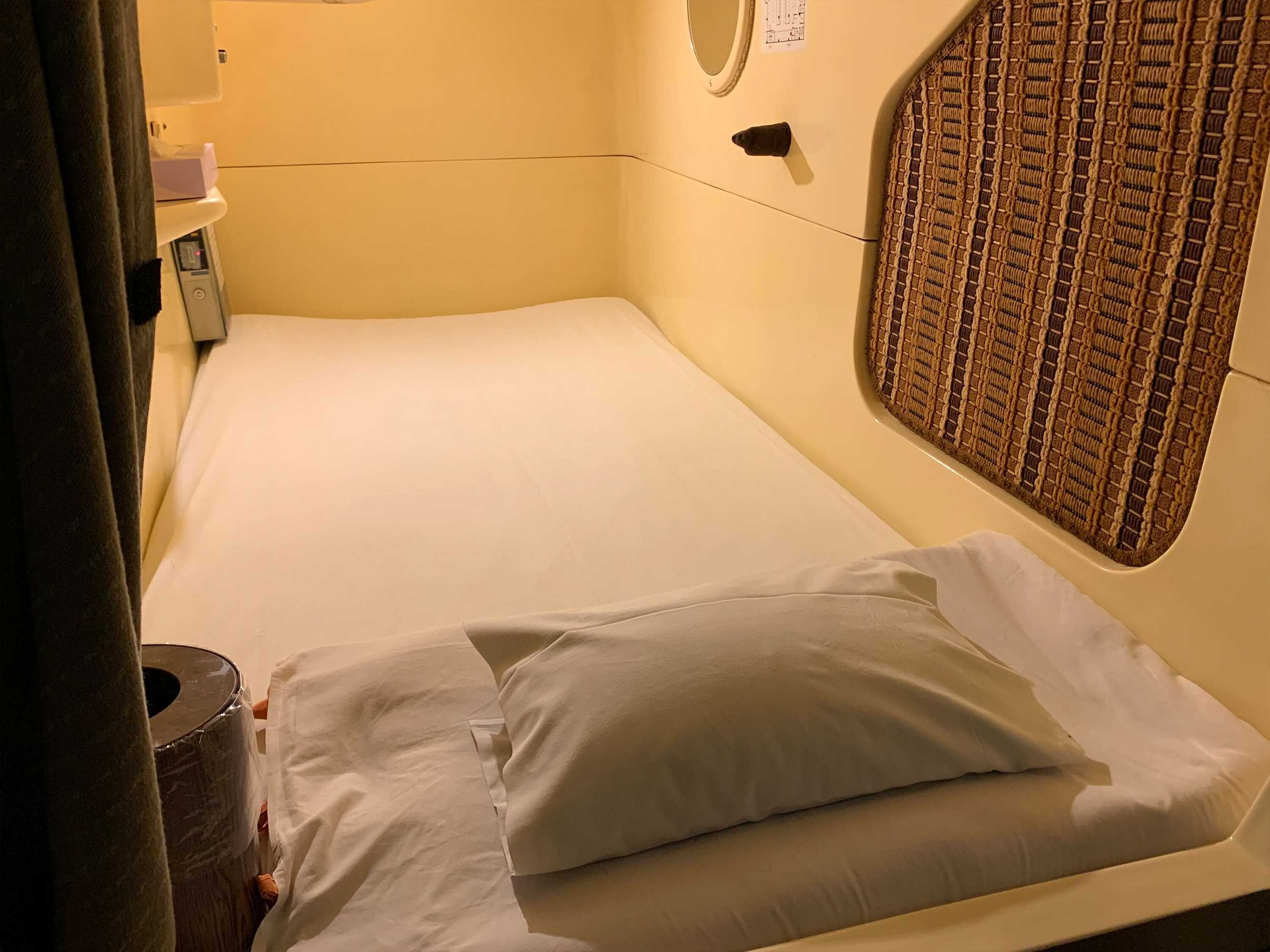 Gift card for Funabashi Grand Sauna And Capsule Hotel - Caters to Men Gift card for Funabashi Grand Sauna And Capsule Hotel - Caters to Men
