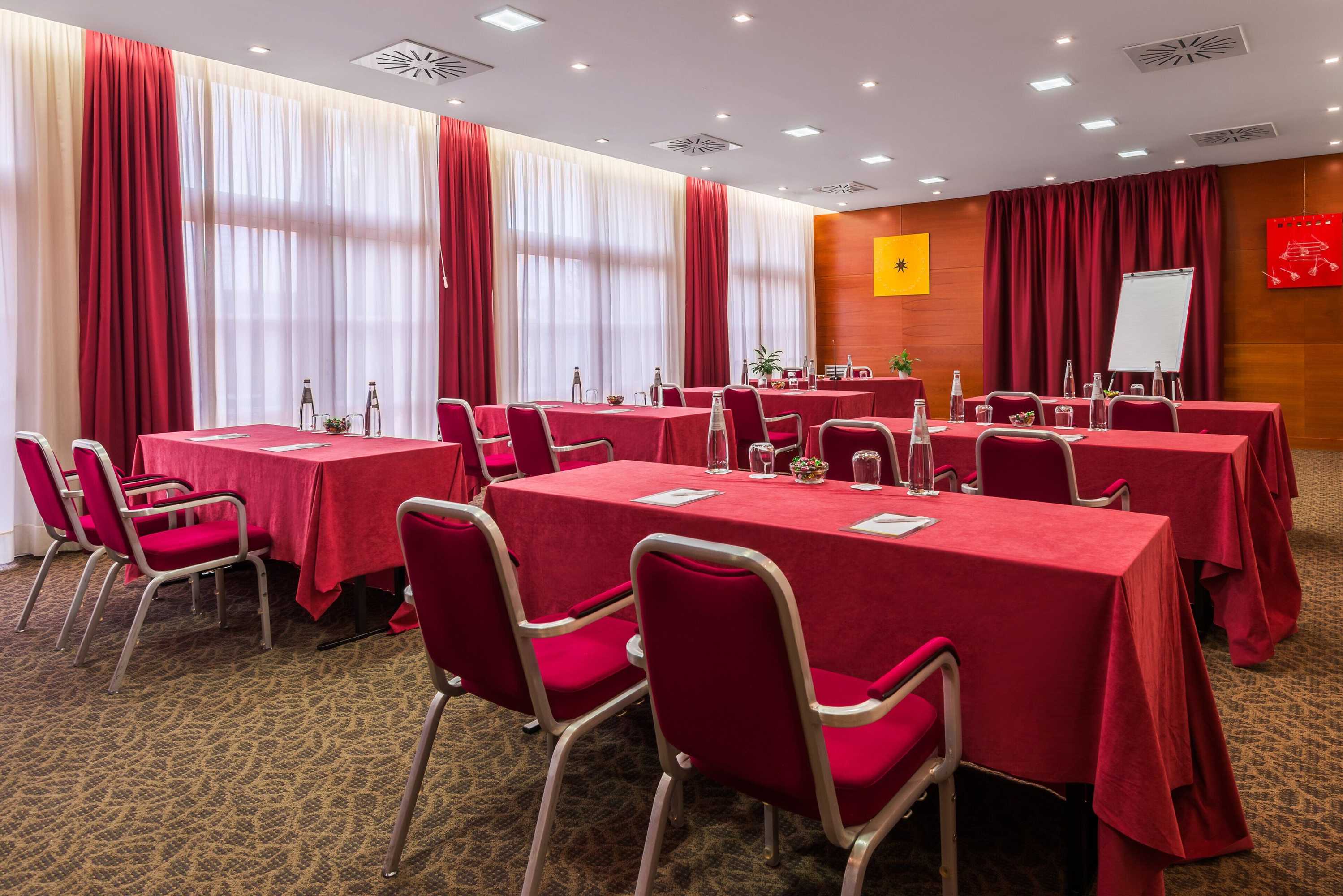 Gift card for Crowne Plaza Venice East by Ihg Gift card for Crowne Plaza Venice East by Ihg