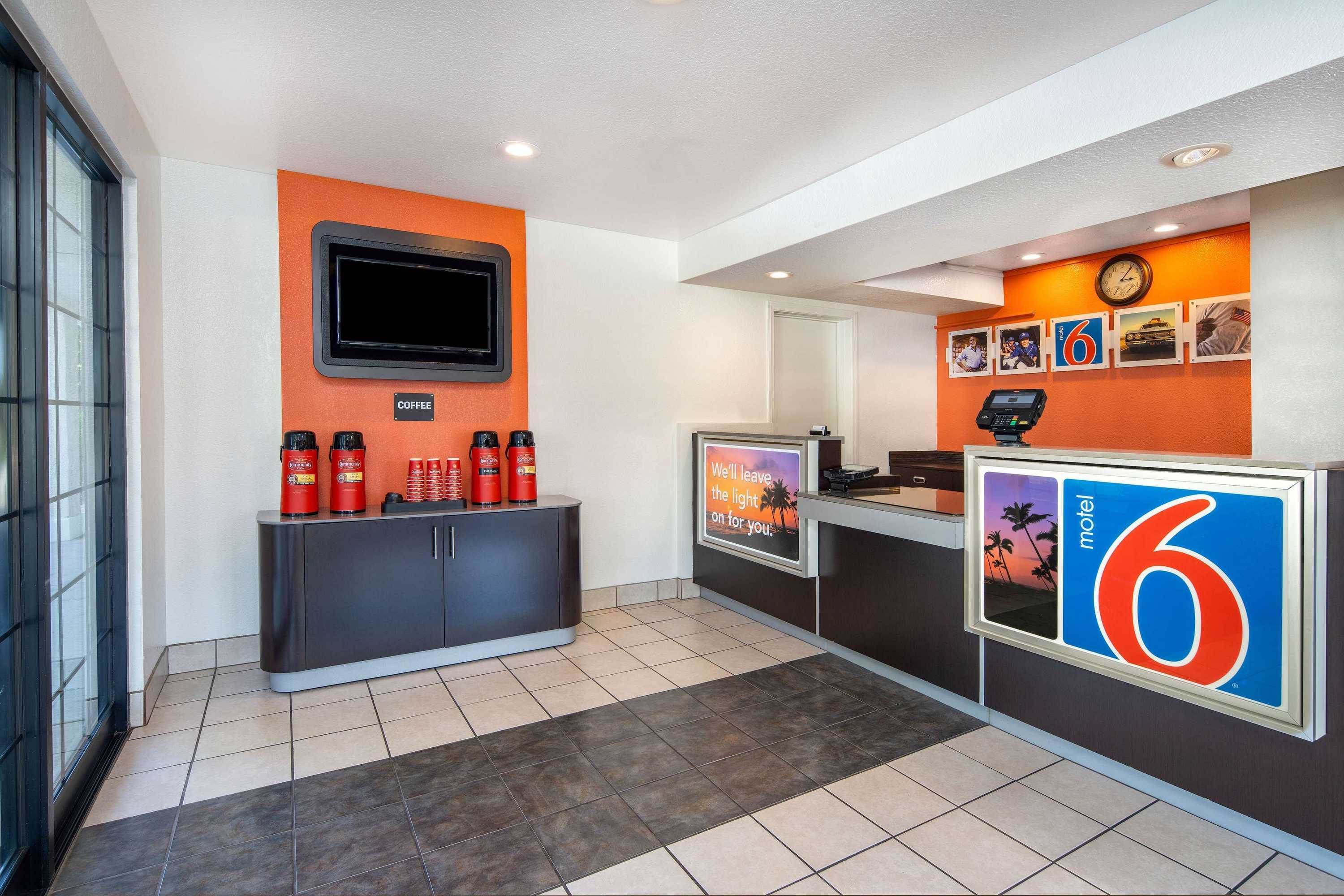 Gift card for Motel 6 Thousand Oaks, CA Gift card for Motel 6 Thousand Oaks, CA