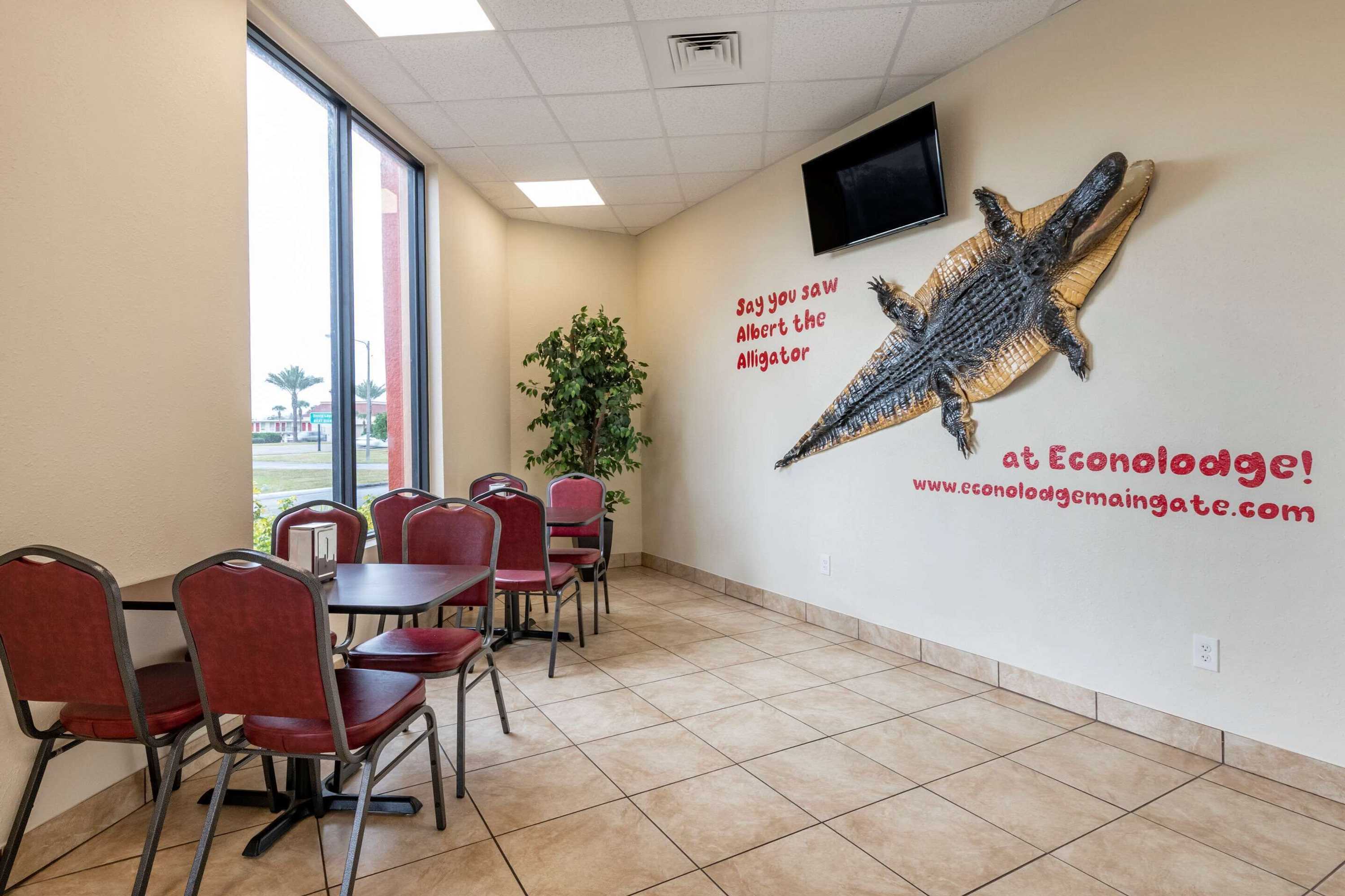 Gift card for Econo Lodge Inn & Suites Maingate Central Gift card for Econo Lodge Inn & Suites Maingate Central
