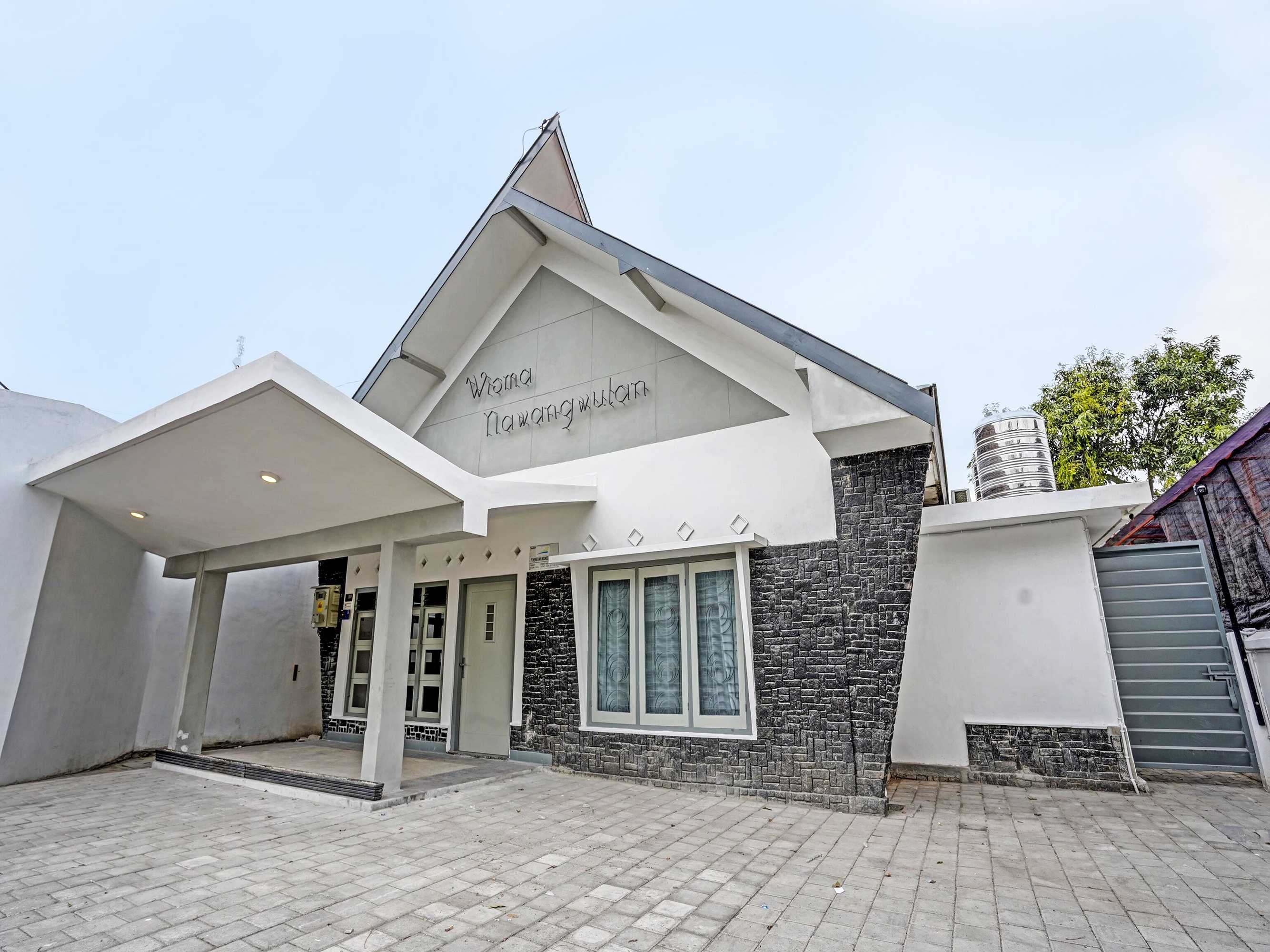 Gift card for Super Oyo 91618 Hotel Nawangwulan Gift card for Super Oyo 91618 Hotel Nawangwulan