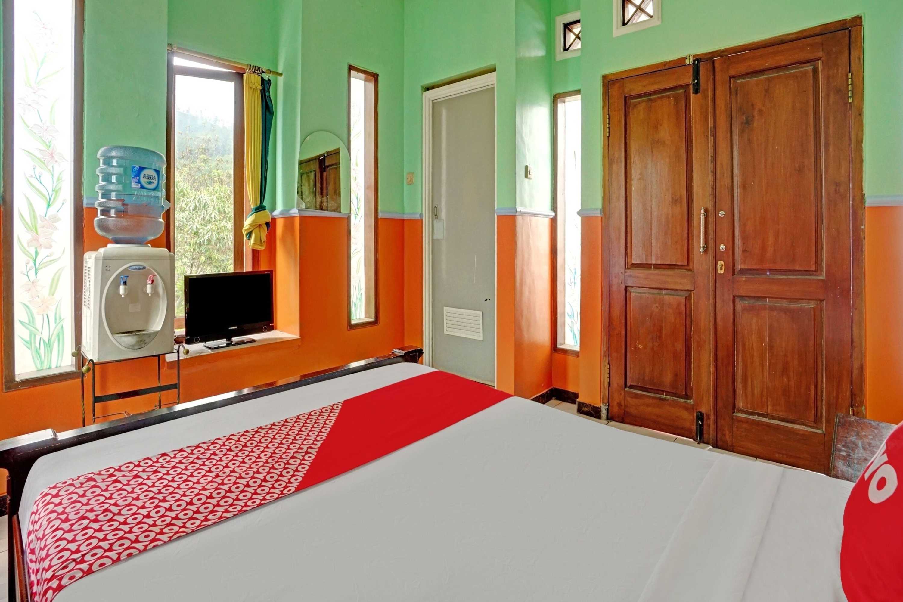 Gift card for Oyo Life 90321 Ken Ken Villa