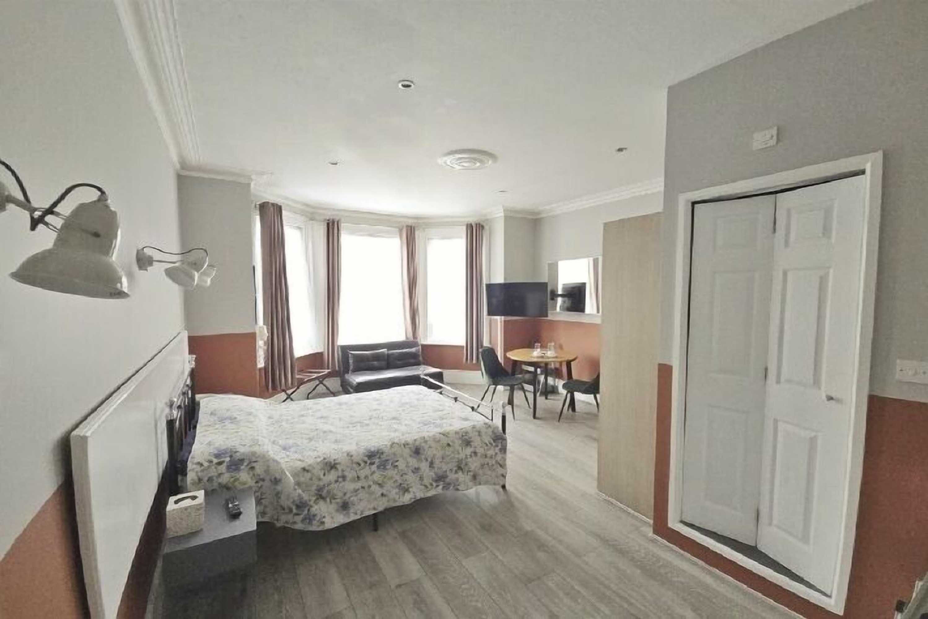 Gift card for Avis Hotel Bromley