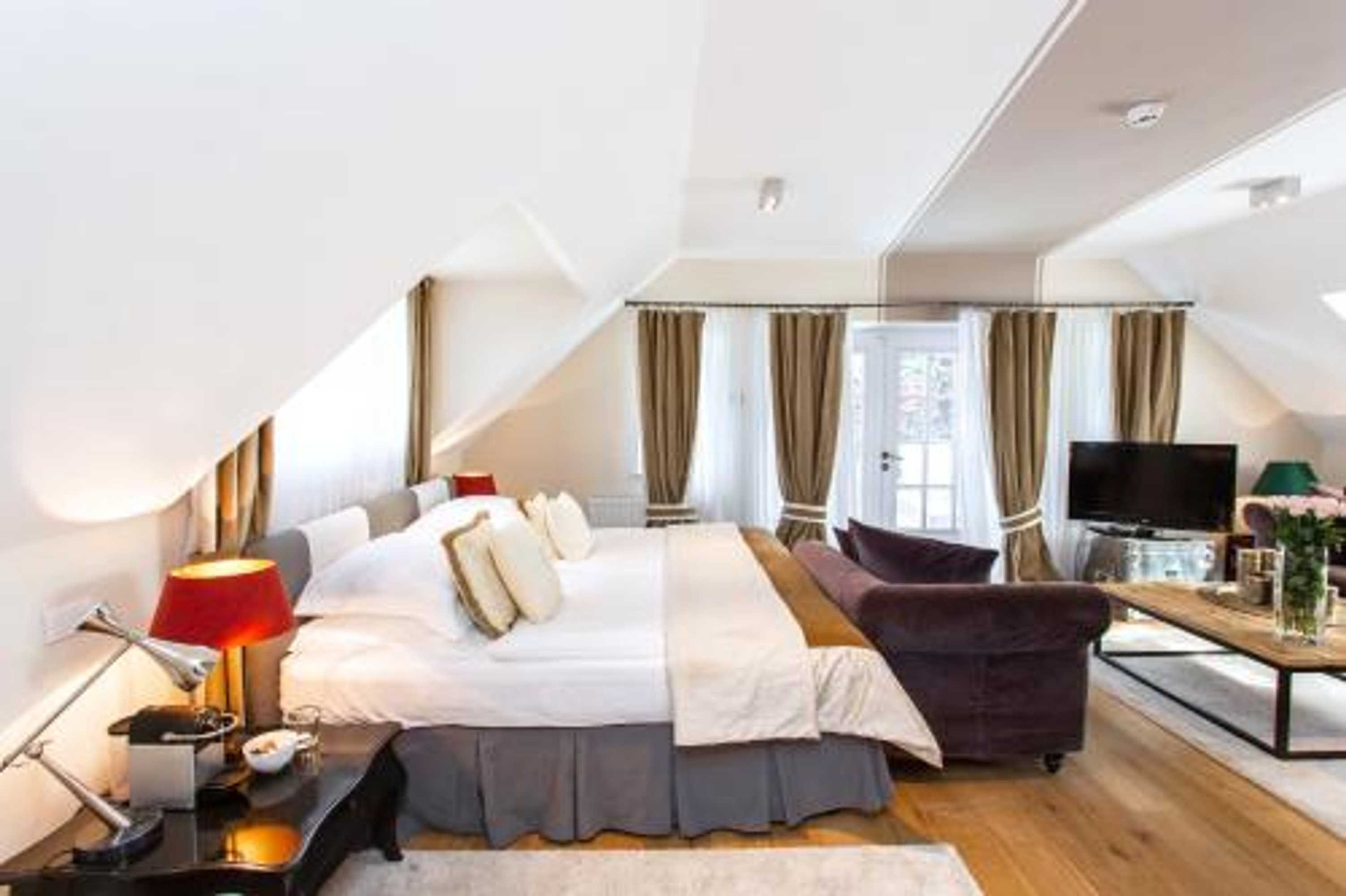 Gift card for Lesar Hotel Angel Gift card for Lesar Hotel Angel