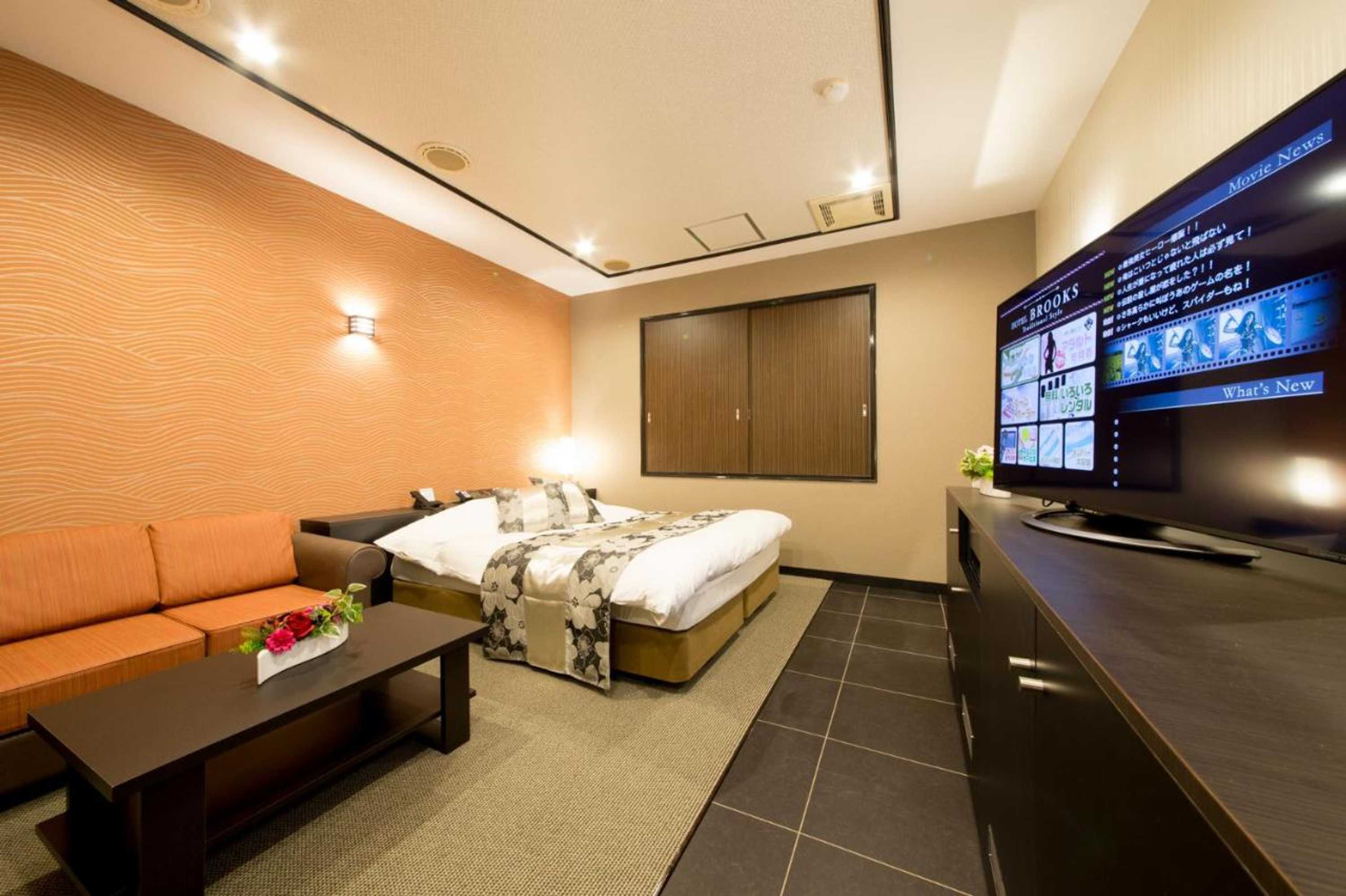 Gift card for Hotel Brooks (adult Only )