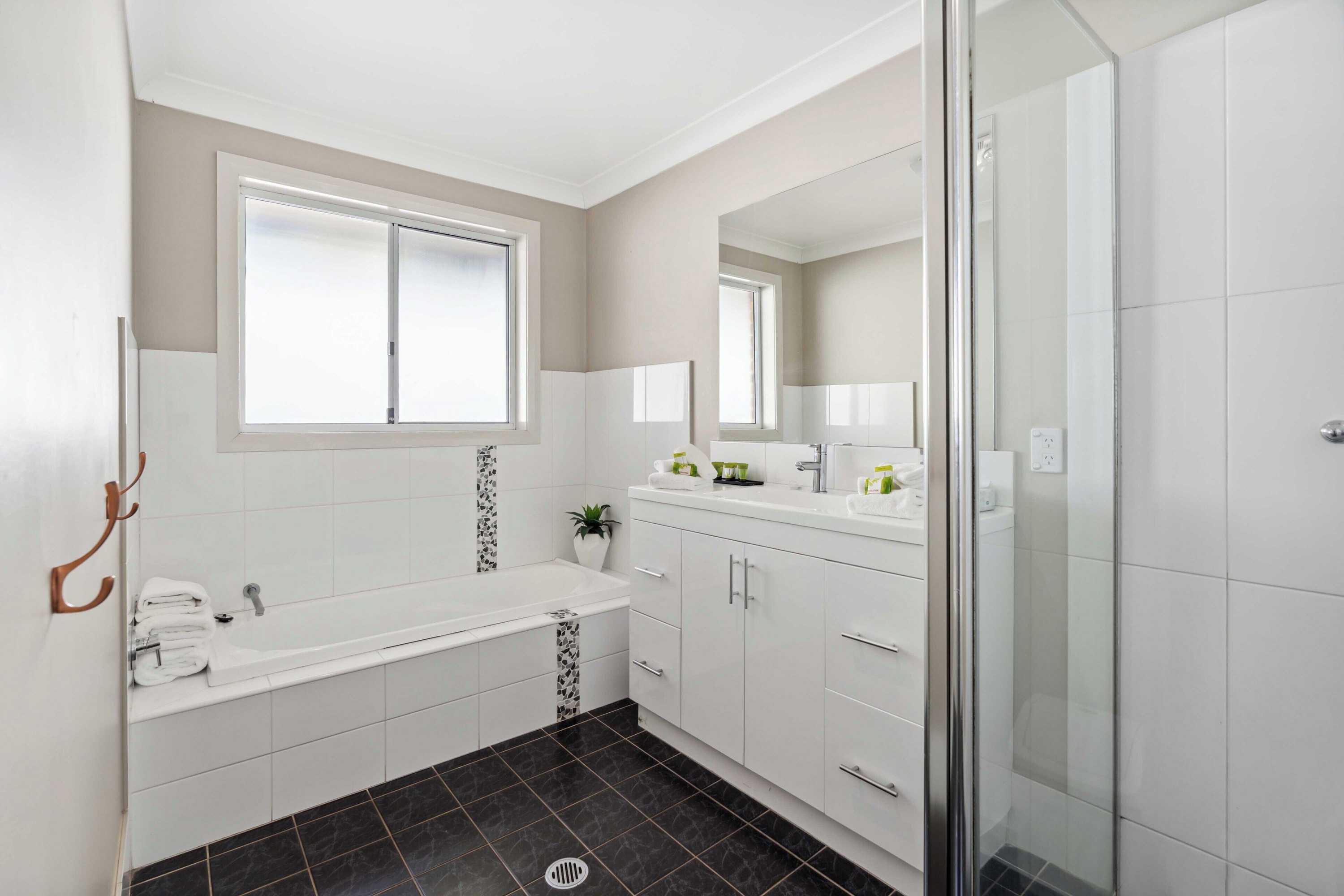 Gift card for West End Motor Lodge