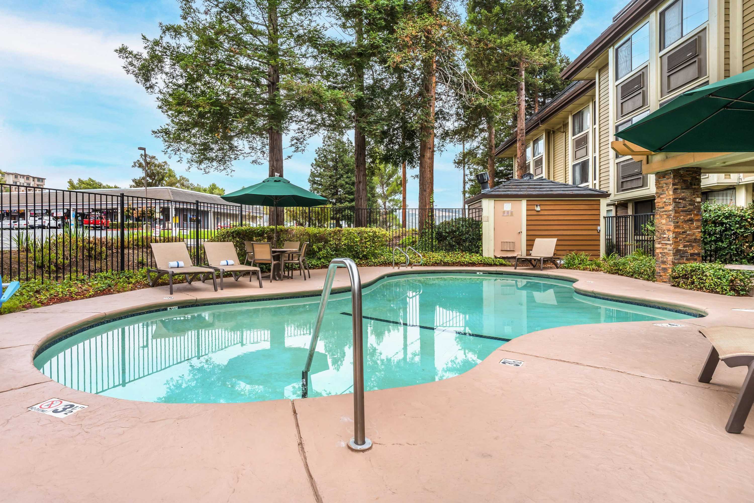 Gift card for Best Western John Muir Inn Gift card for Best Western John Muir Inn