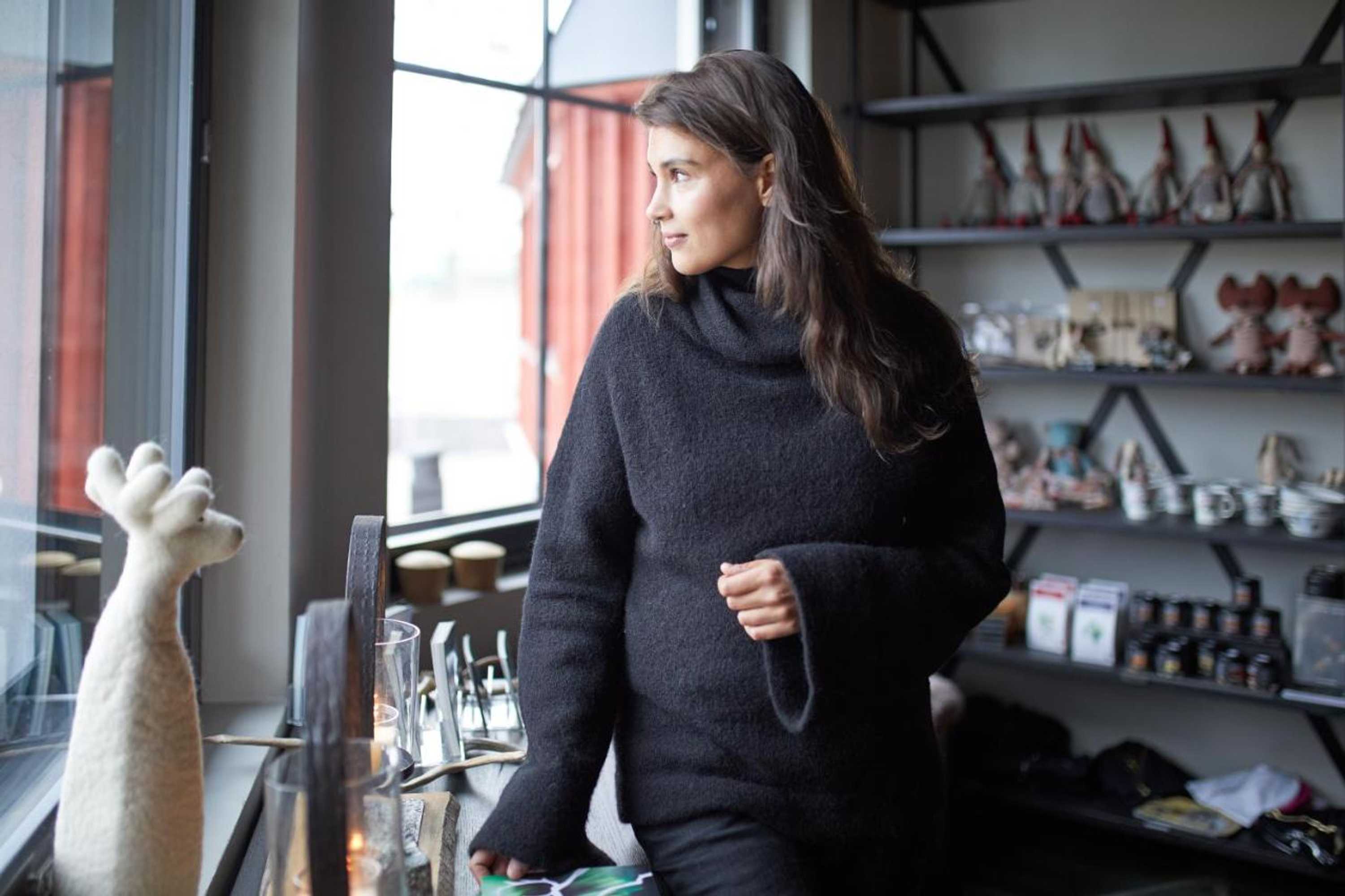 Gift card for Levin Iglut - Golden Crown Gift card for Levin Iglut - Golden Crown