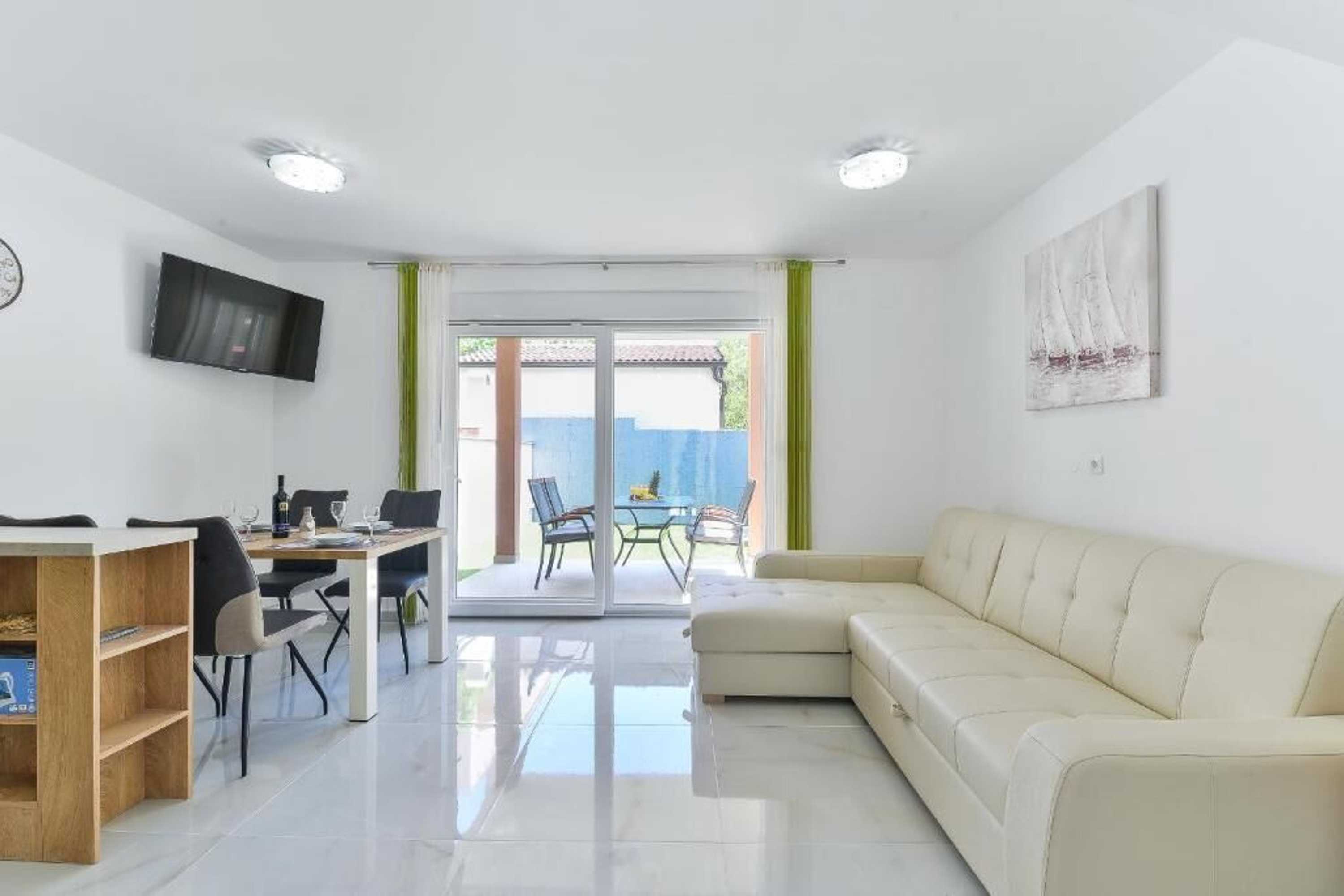 Gift card for Crowonder Cascada Villa With Jacuzzi - S5 Gift card for Crowonder Cascada Villa With Jacuzzi - S5