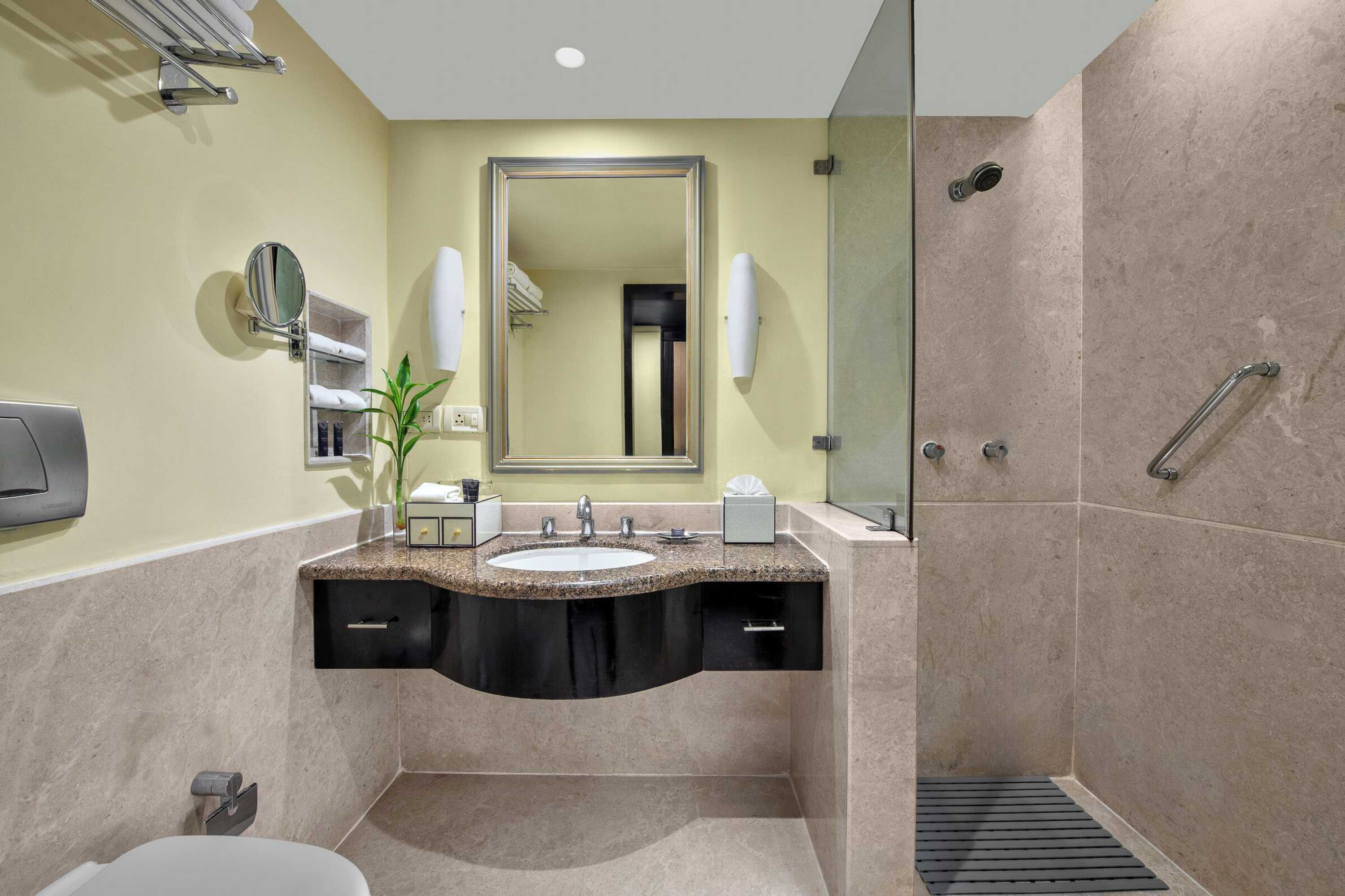 Gift card for Vivanta Ernakulam, Marine Drive