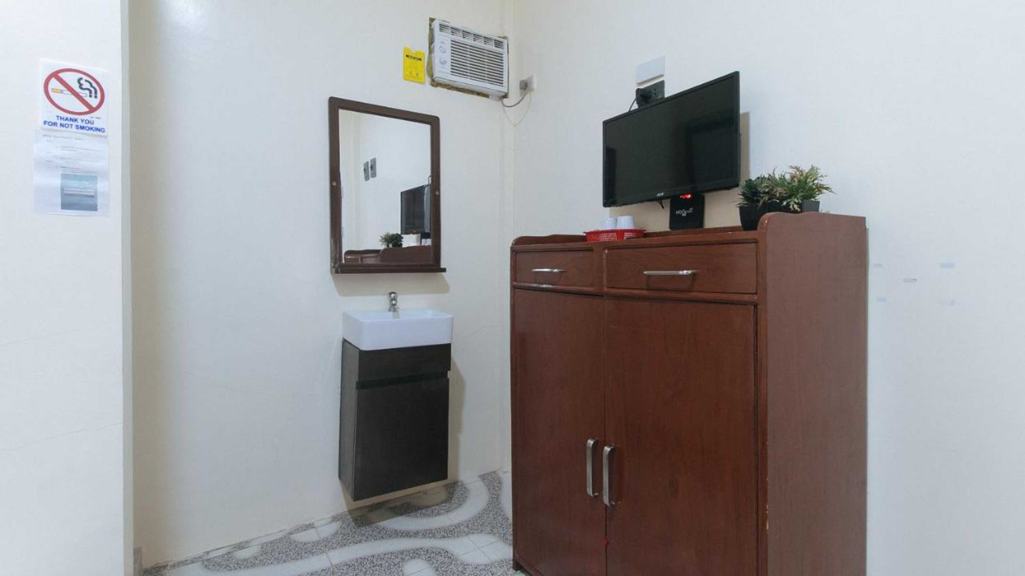 Gift card for Oyo 702 Queens Hometel