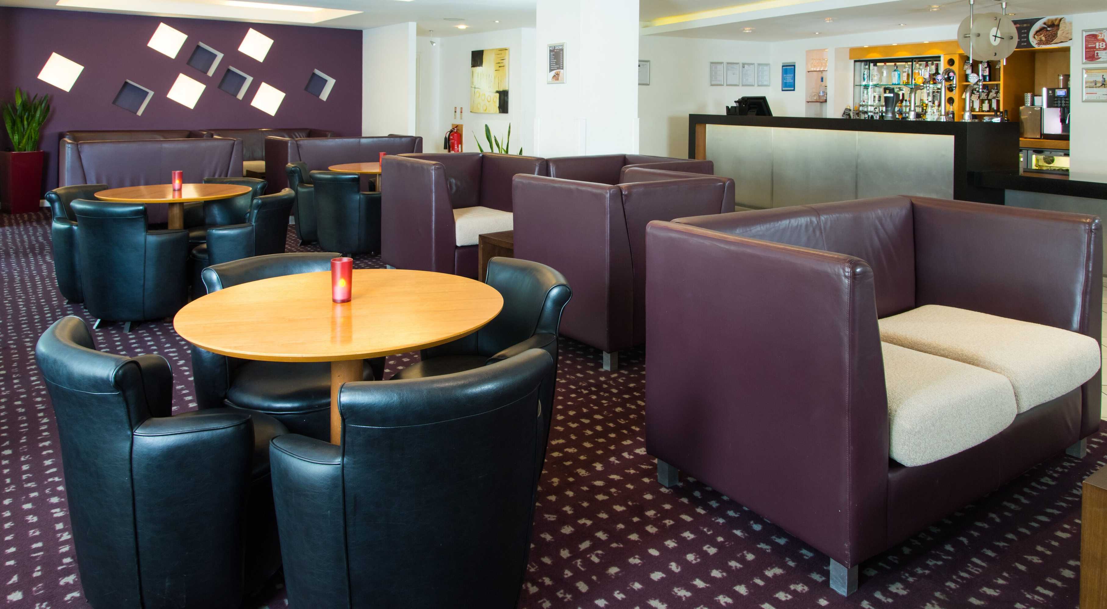 Gift card for Holiday Inn Express Hemel Hempstead by Ihg Gift card for Holiday Inn Express Hemel Hempstead by Ihg