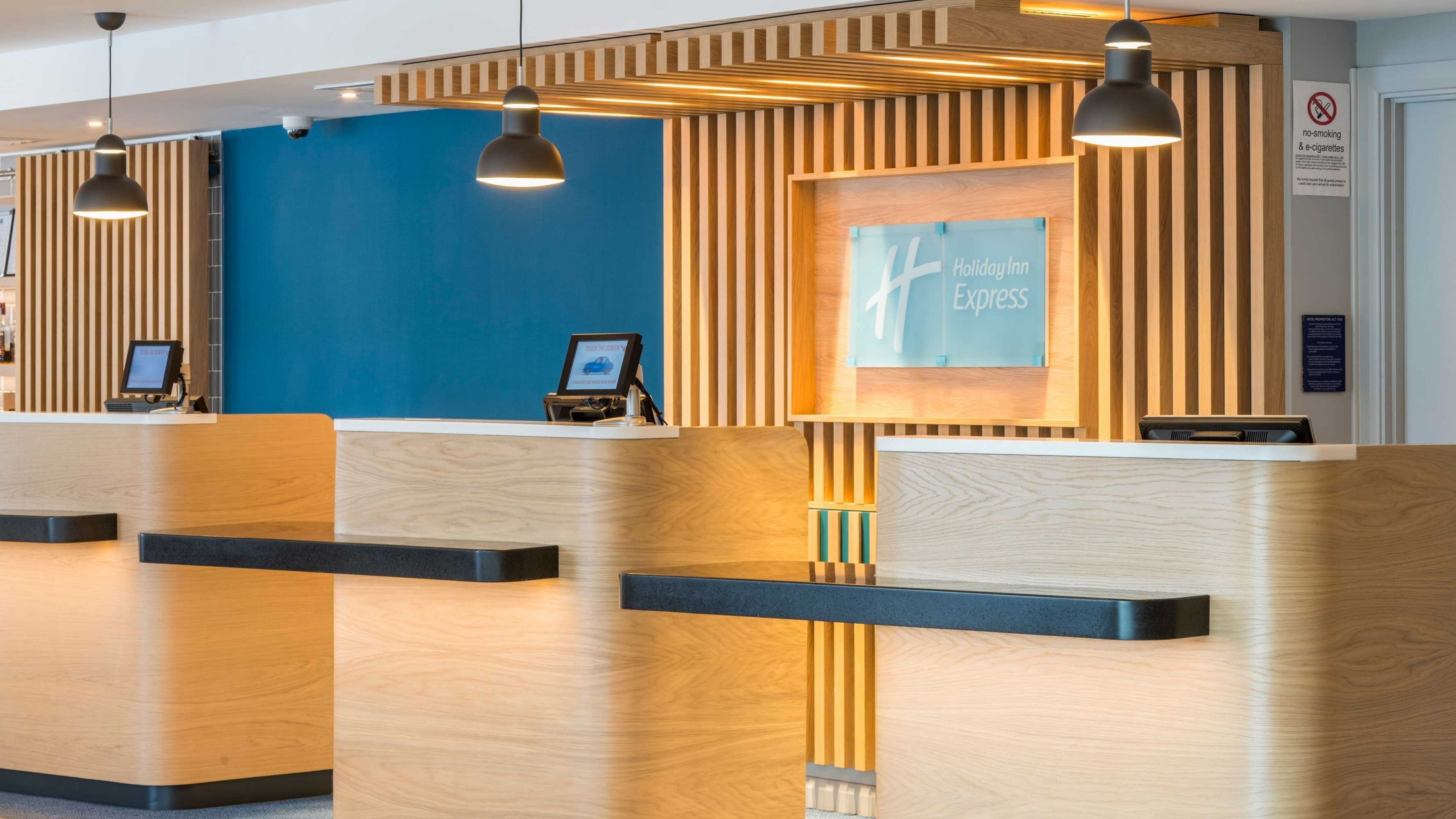 Gift card for Holiday Inn Express Oxford-Kassam Stadium by Ihg Gift card for Holiday Inn Express Oxford-Kassam Stadium by Ihg