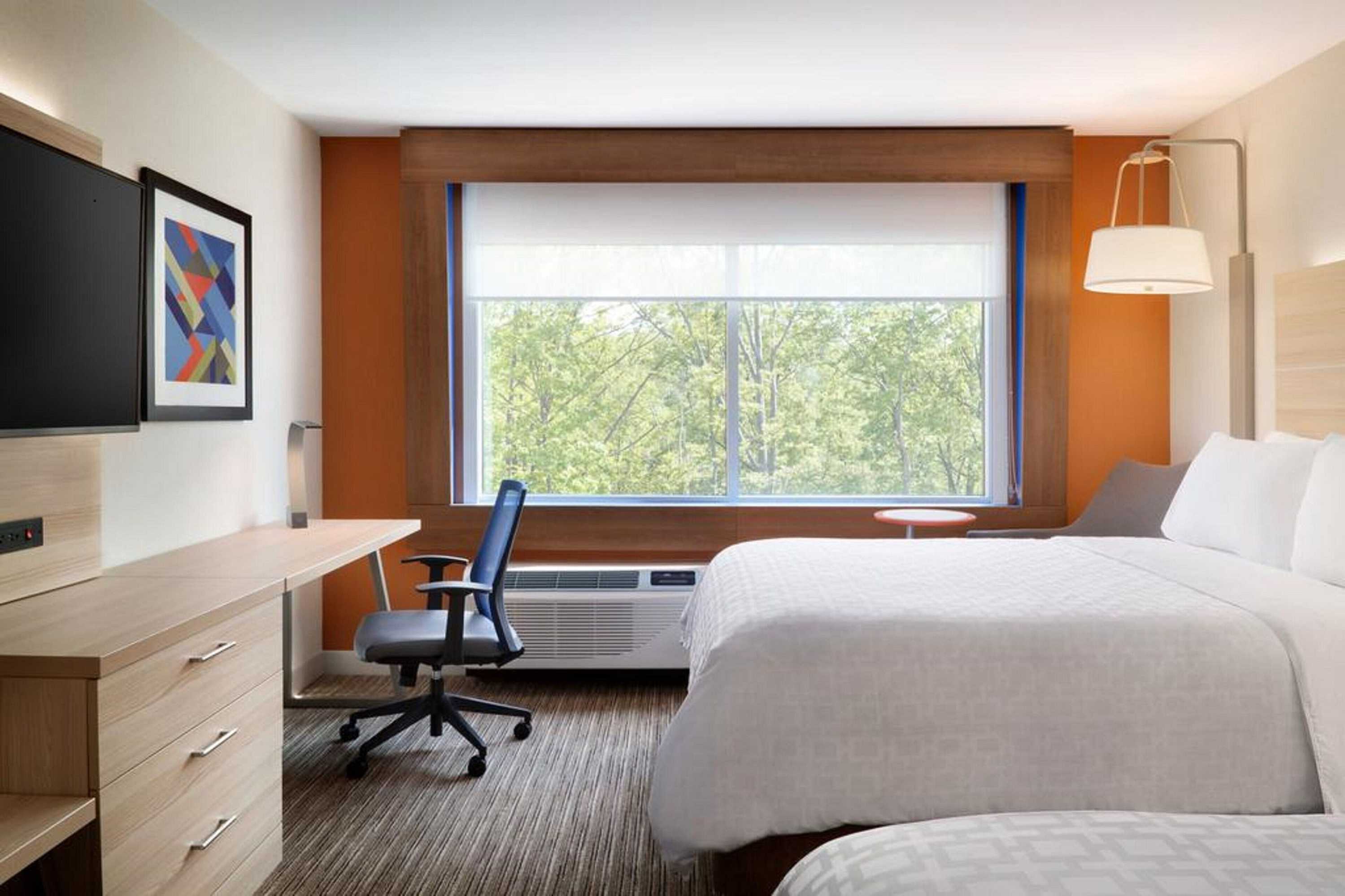 Gift card for Holiday Inn Express & Suites Dahlonega by Ihg Gift card for Holiday Inn Express & Suites Dahlonega by Ihg