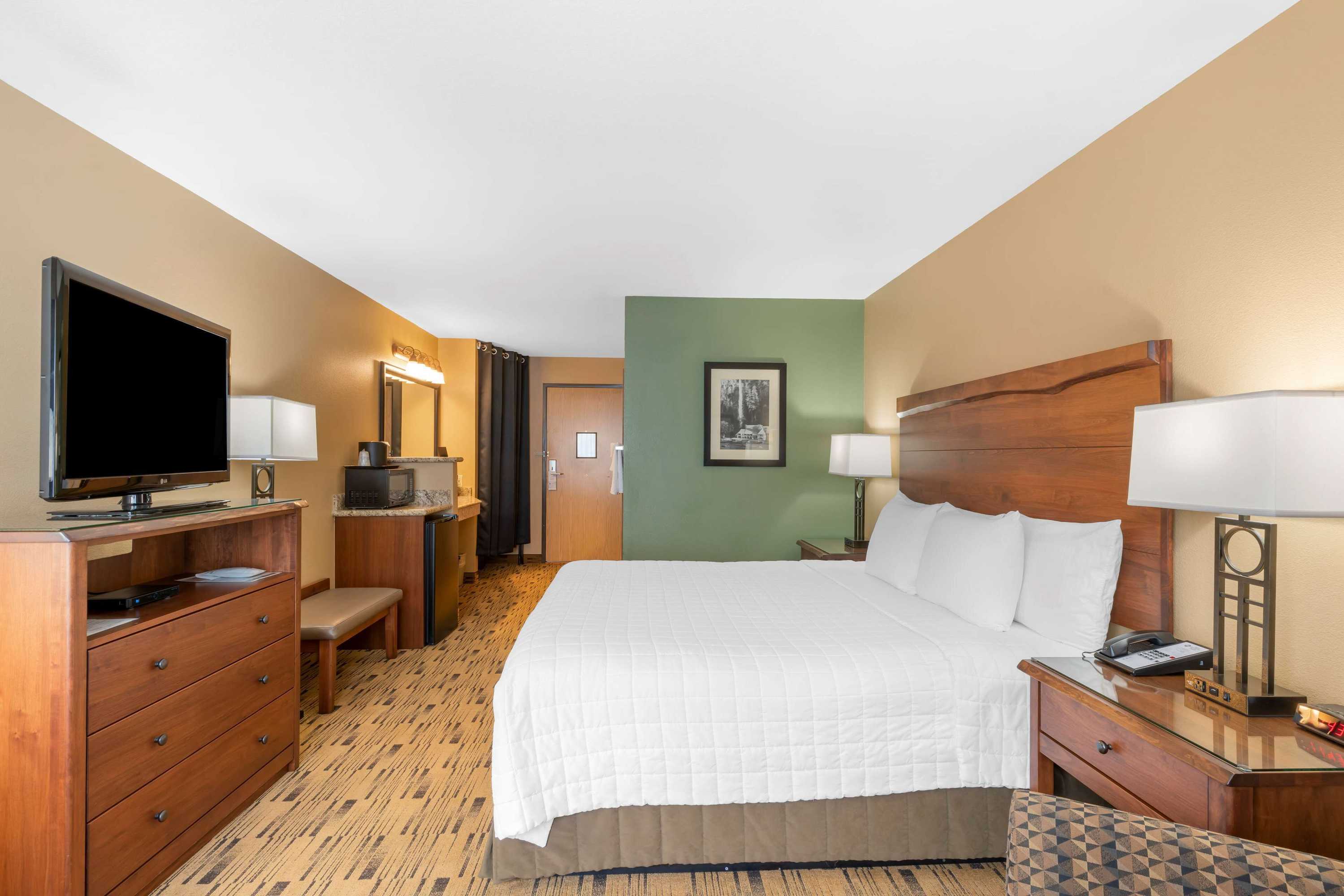 Gift card for Best Western Plus Columbia River Inn Gift card for Best Western Plus Columbia River Inn