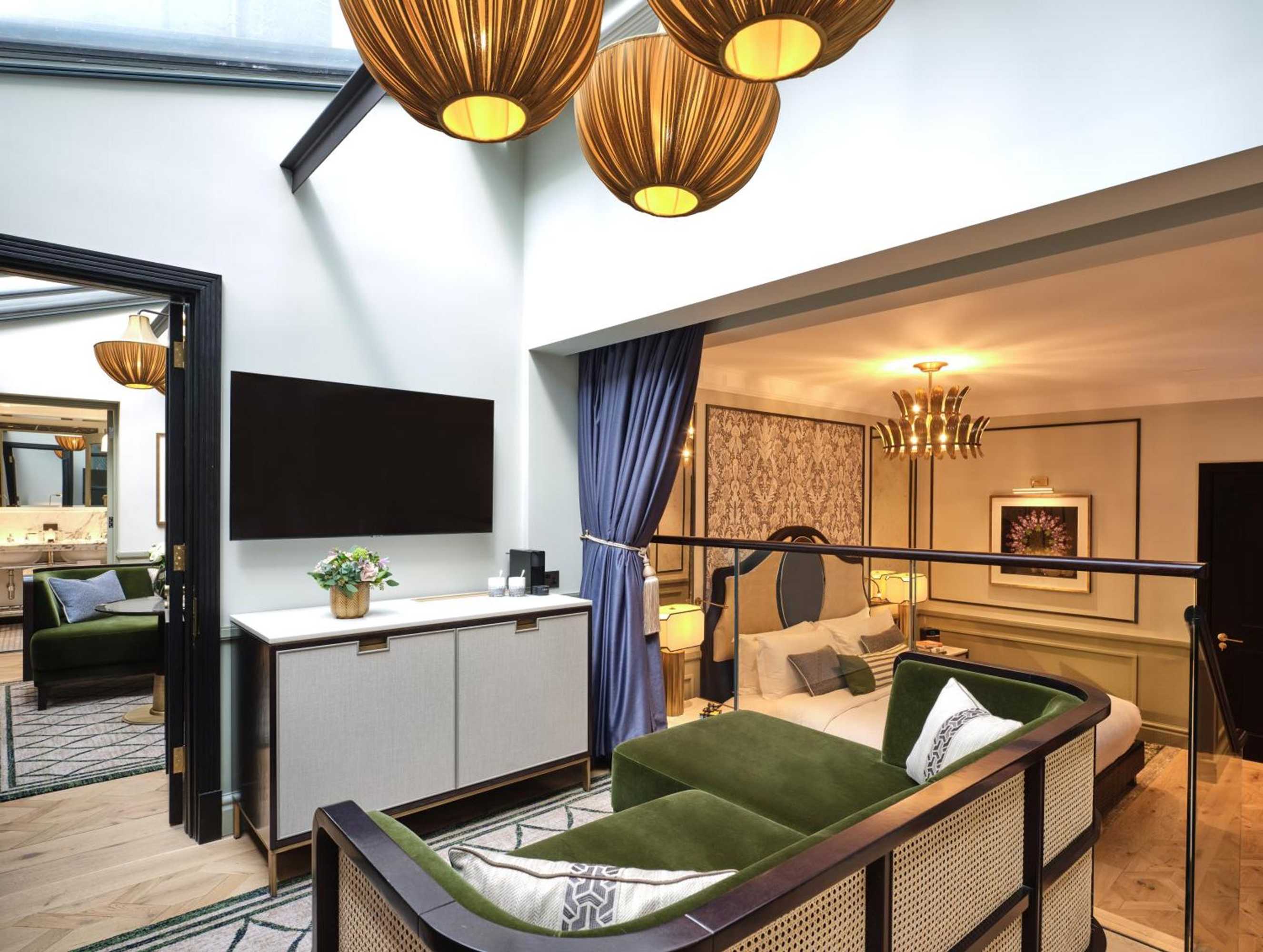Gift card for Hilton London Green Park Hotel Gift card for Hilton London Green Park Hotel