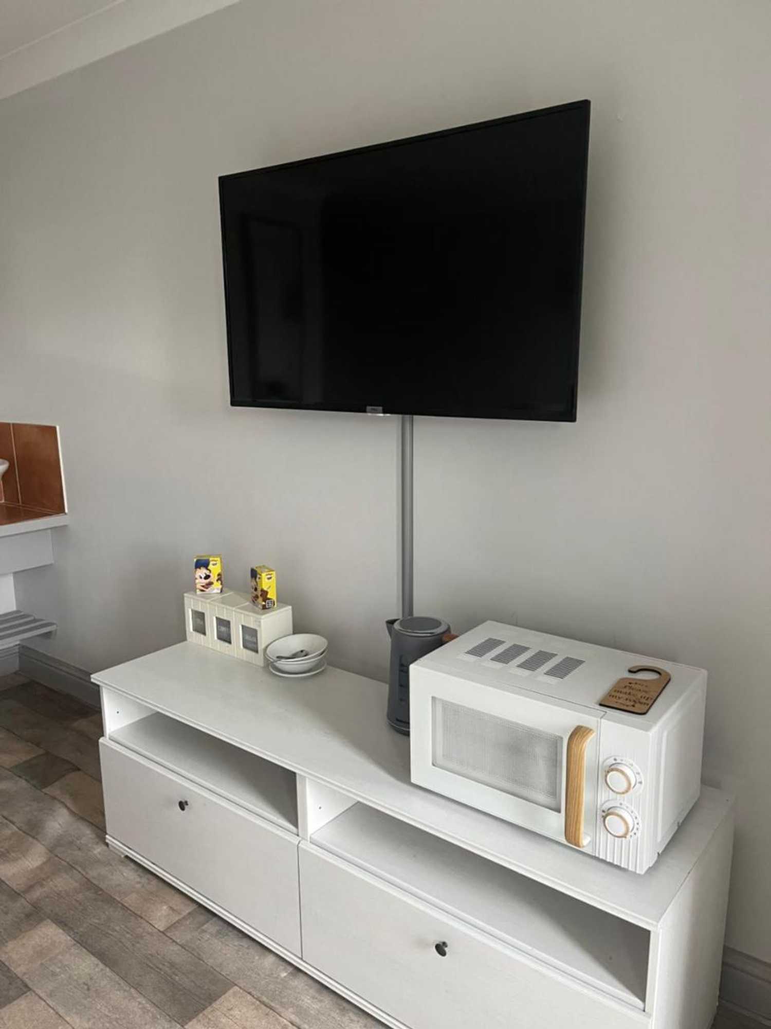 Gift card for Oak, Country Chalet Located in Pegsdon