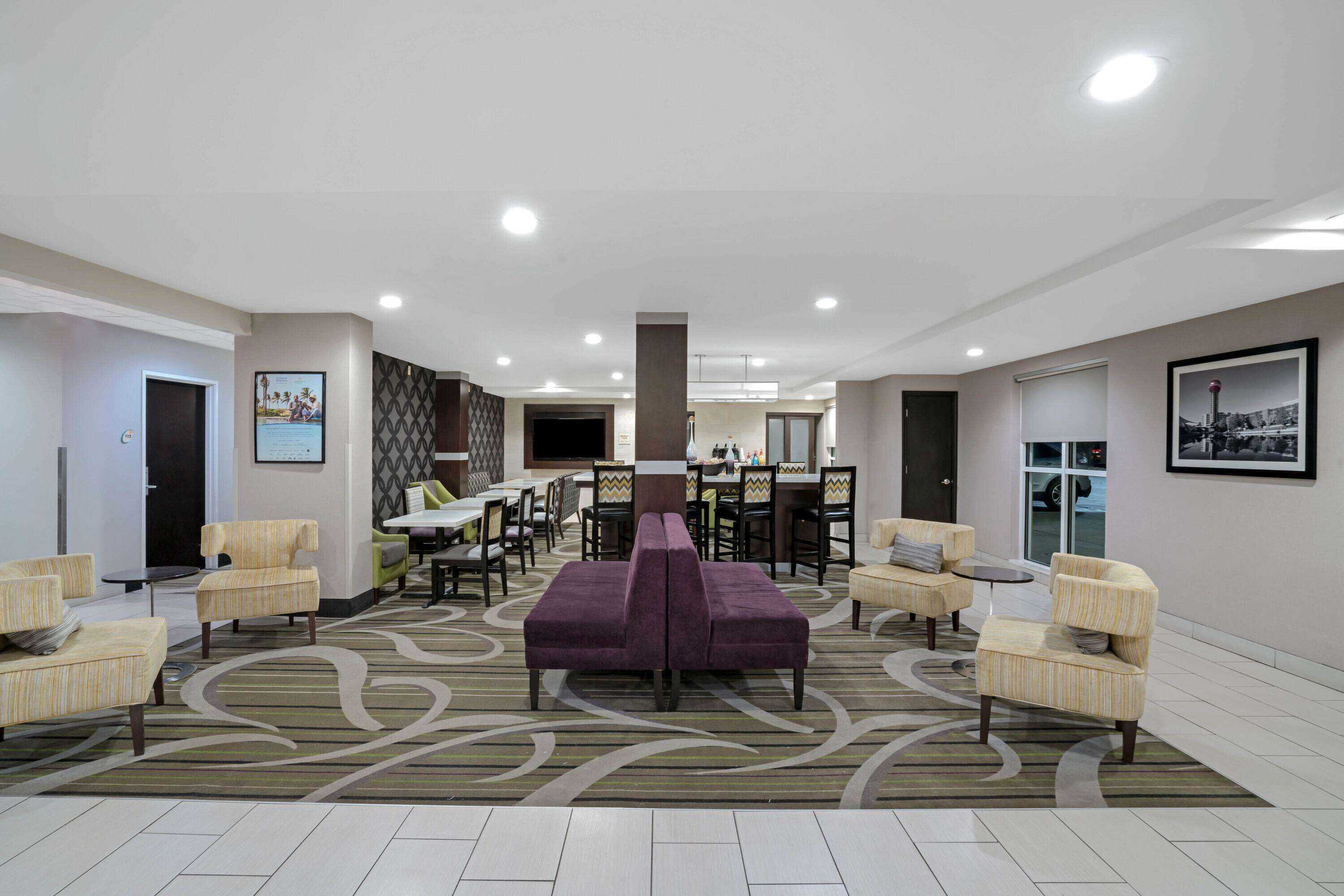 Gift card for La Quinta Inn & Suites by Wyndham Knoxville North I-75 Gift card for La Quinta Inn & Suites by Wyndham Knoxville North I-75