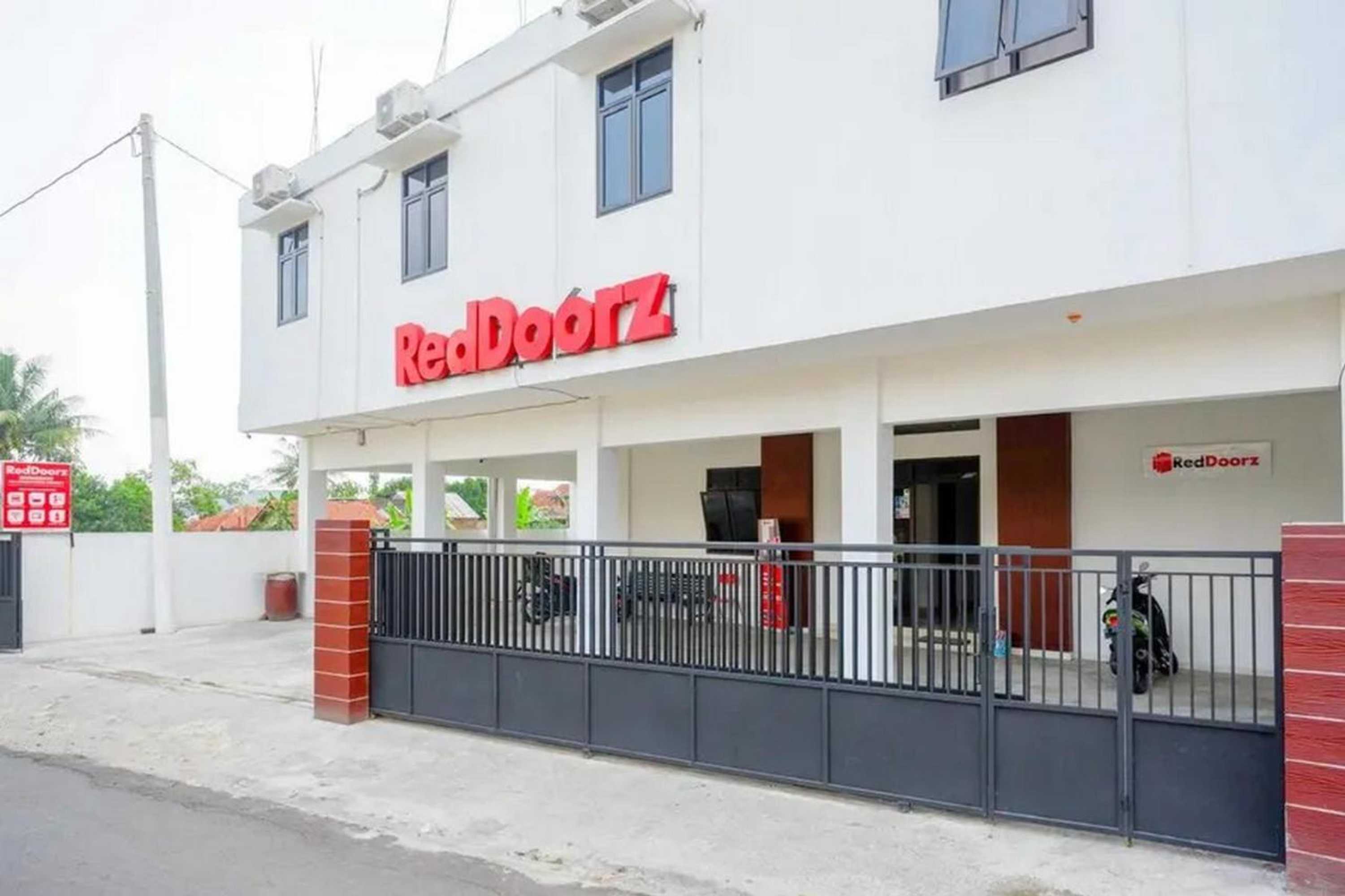 Gift card for Reddoorz Syariah Near Universitas Jenderal Soedirman 2 Gift card for Reddoorz Syariah Near Universitas Jenderal Soedirman 2