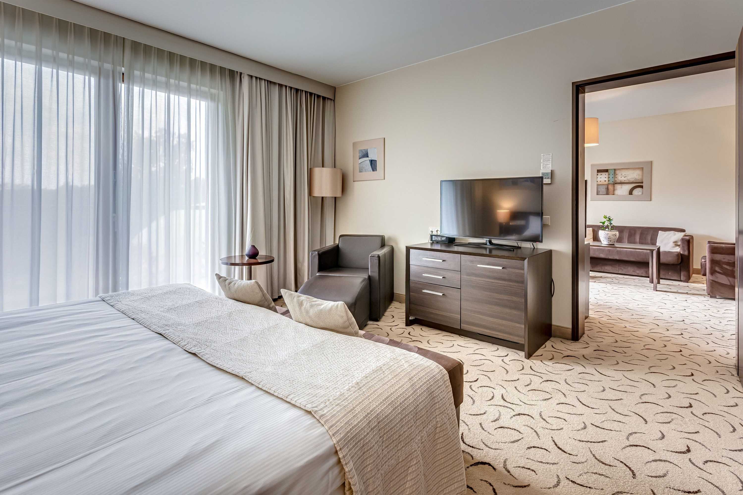 Gift card for Holiday Inn Resort Warszawa Józefów**** by Ihg Gift card for Holiday Inn Resort Warszawa Józefów**** by Ihg