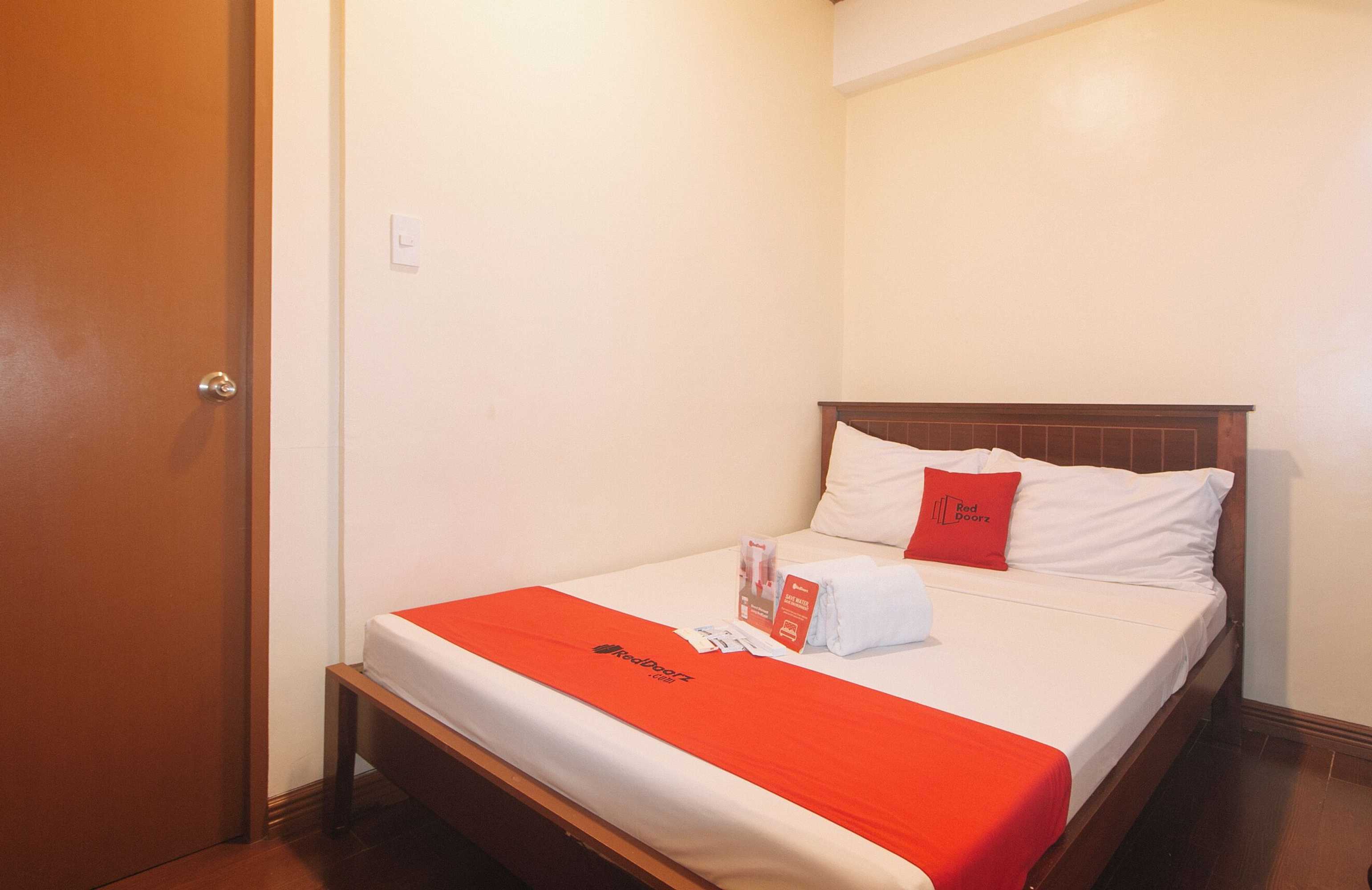 Gift card for Reddoorz @ Moonwalk Paranaque Gift card for Reddoorz @ Moonwalk Paranaque