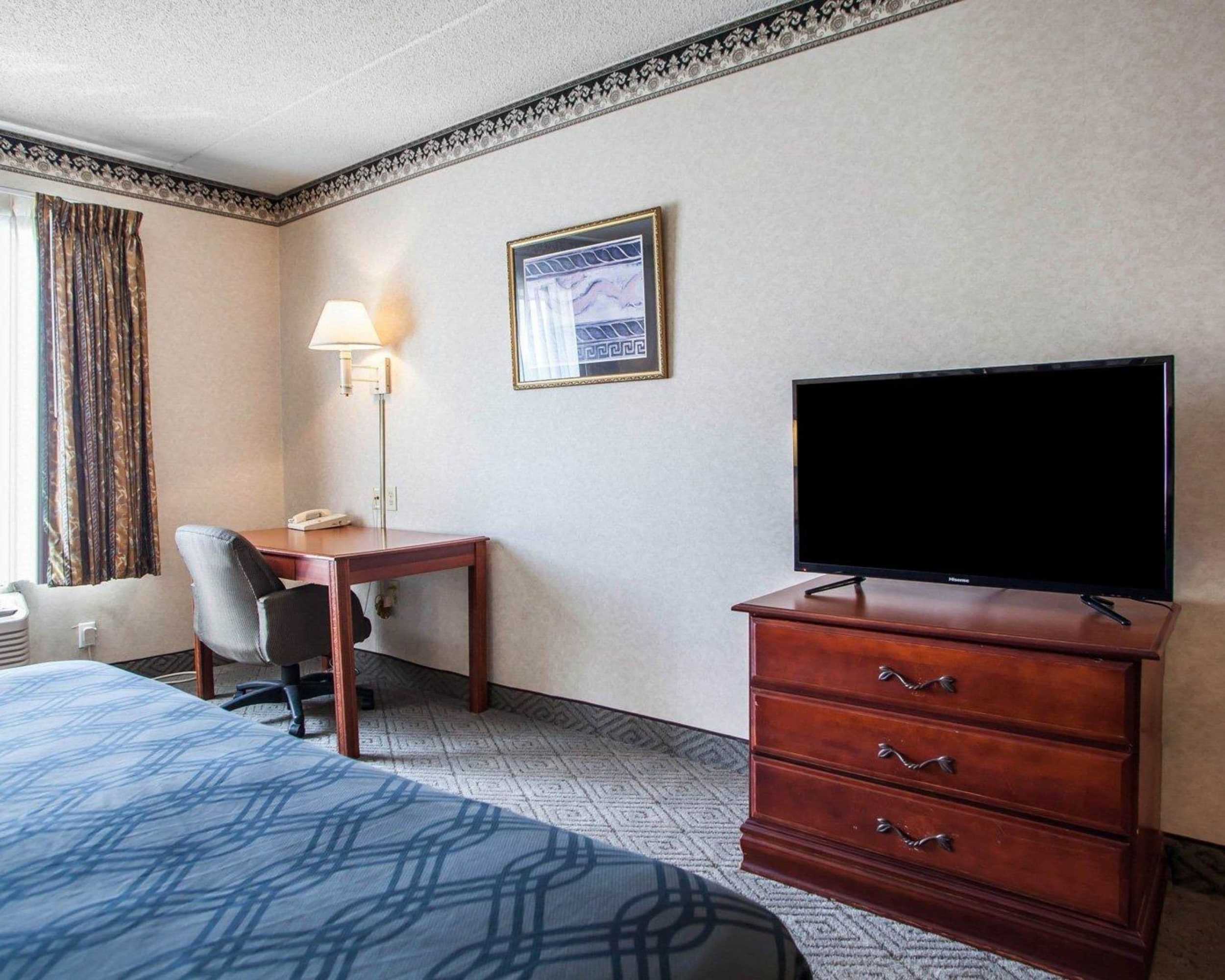 Gift card for Rodeway Inn & Suites Milwaukee Airport Gift card for Rodeway Inn & Suites Milwaukee Airport