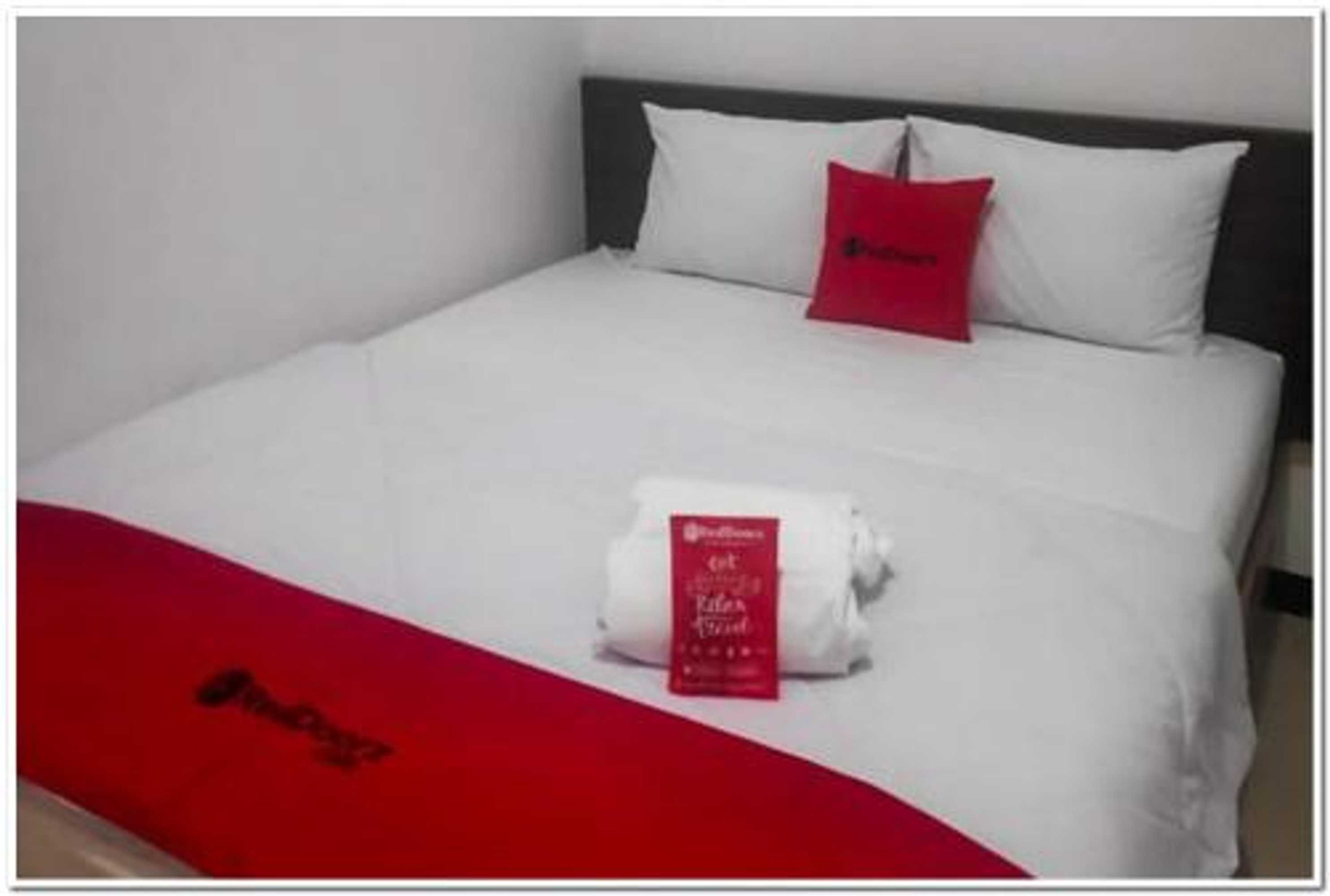 Gift card for Reddoorz Near Moro Mall Purwokerto 2 Gift card for Reddoorz Near Moro Mall Purwokerto 2