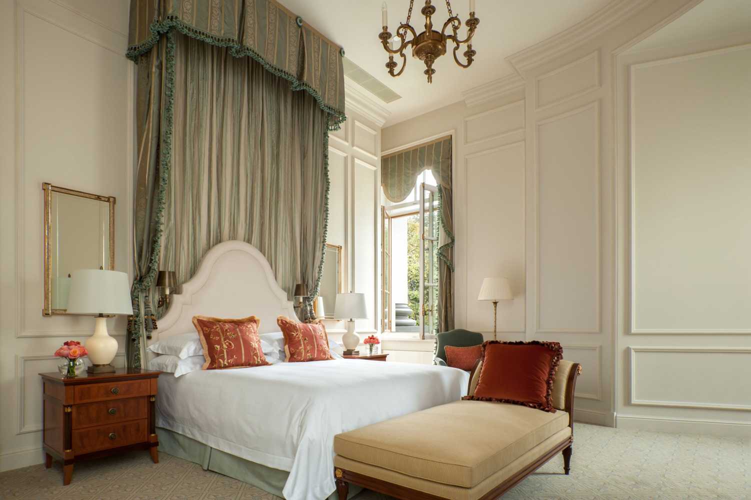 Gift card for Four Seasons Hotel Lion Palace St. Petersburg Gift card for Four Seasons Hotel Lion Palace St. Petersburg