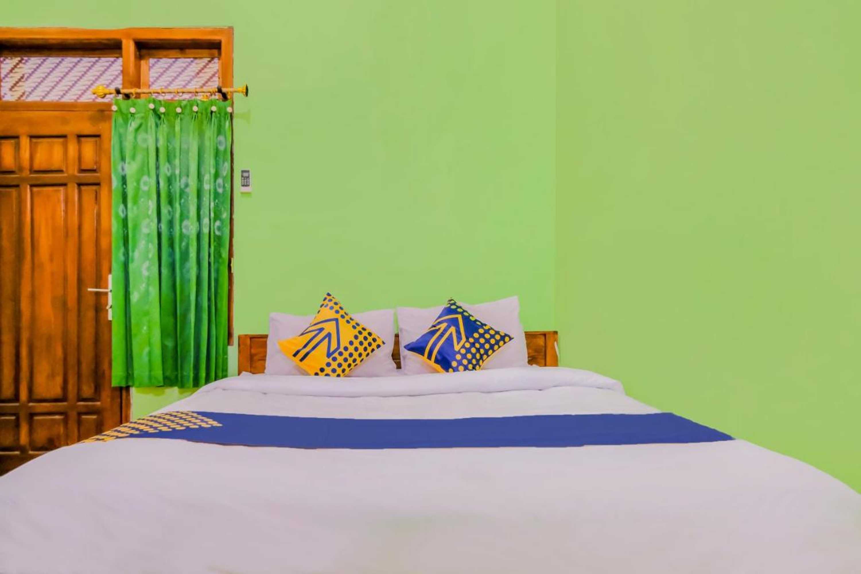 Gift card for Super Oyo 1759 Family Residence