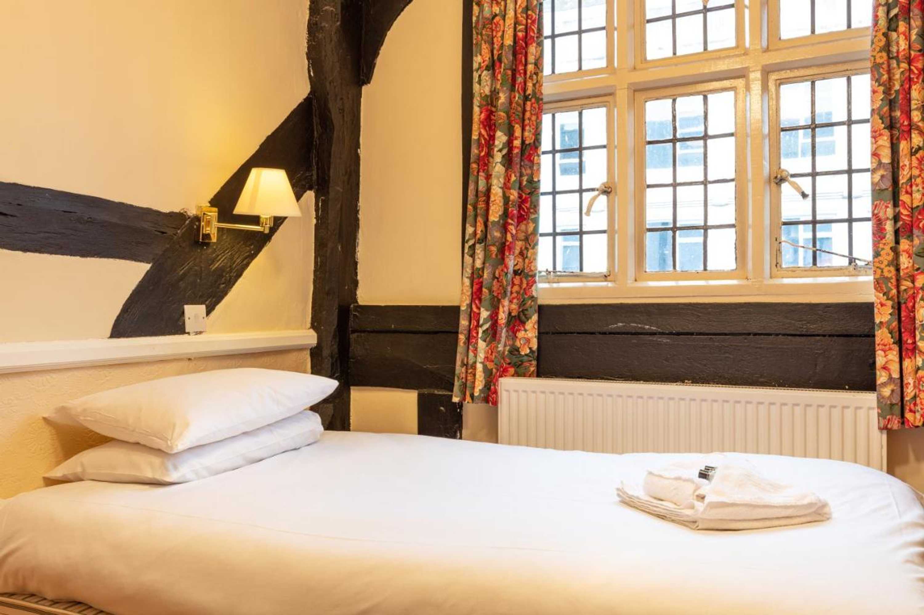 Gift card for The New Inn by Roomsbooked Gift card for The New Inn by Roomsbooked