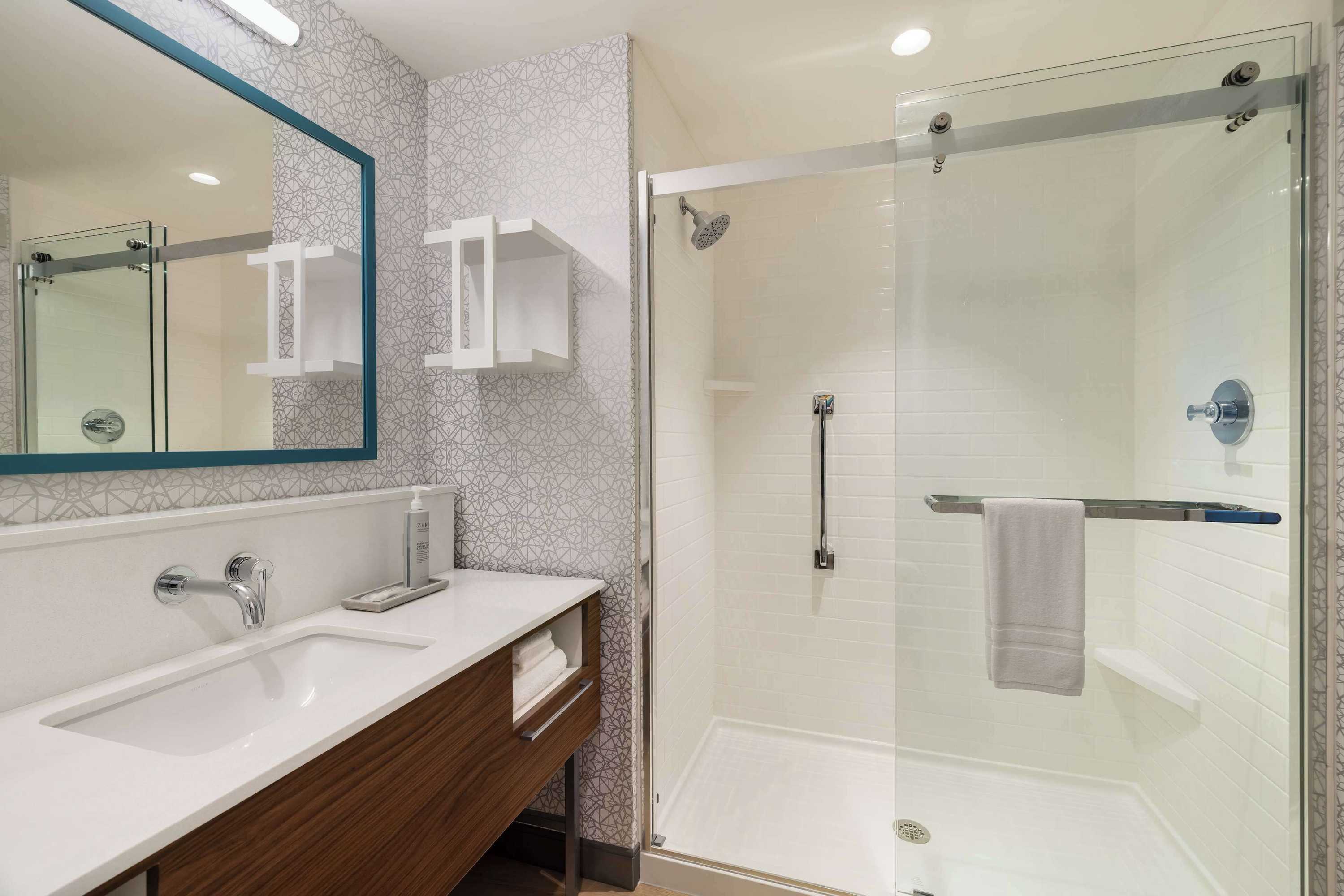 Gift card for Hampton Inn & Suites Maui North Shore Gift card for Hampton Inn & Suites Maui North Shore